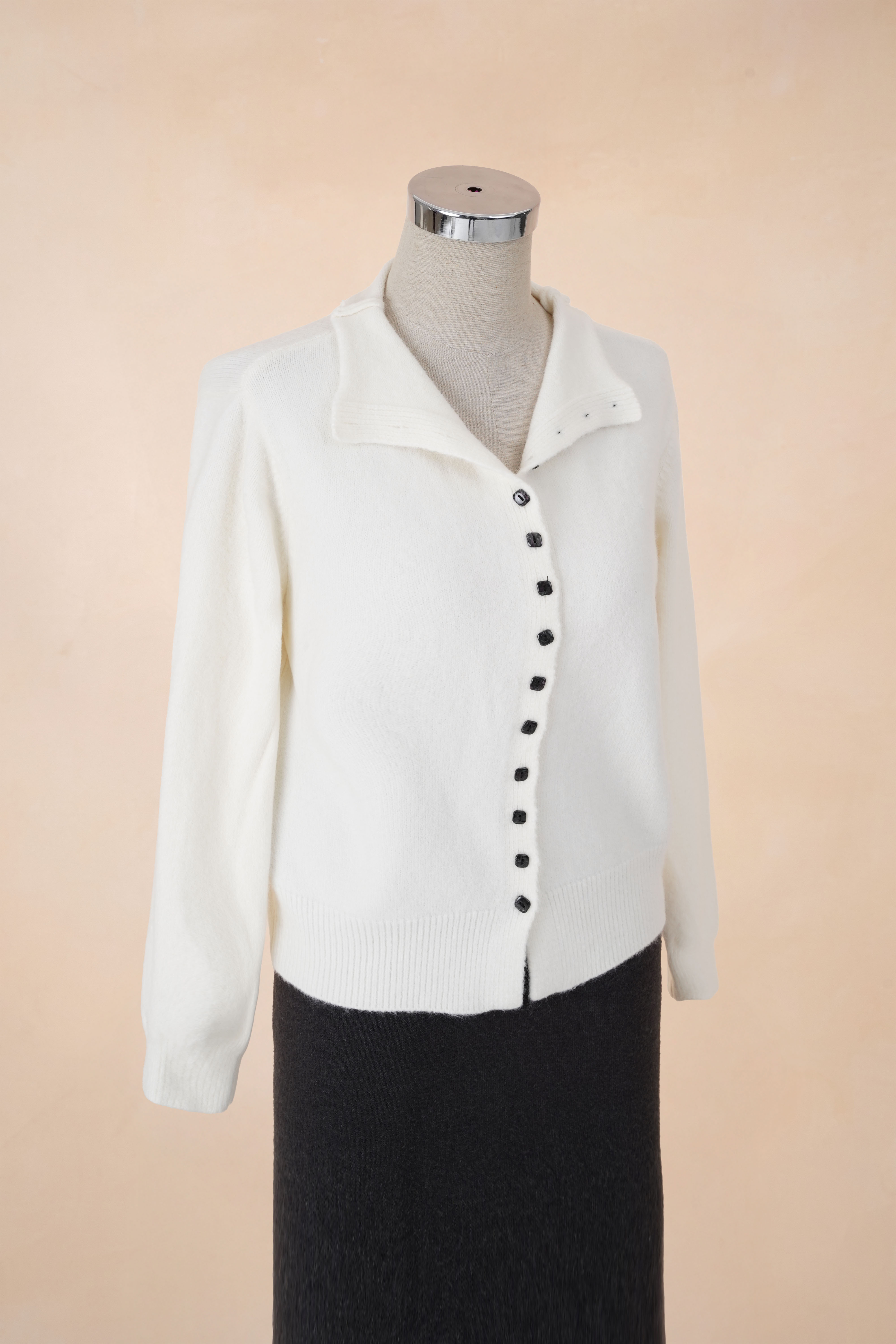 Áo Len Cổ Tròn Cúc Dọc_thumbnail_5