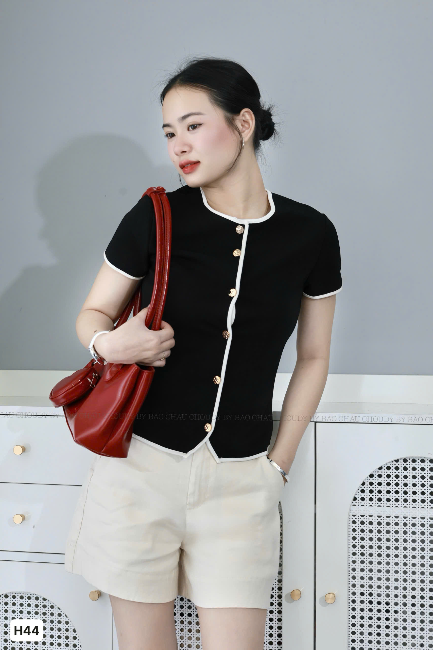 H44  QUẦN SHORT KEM