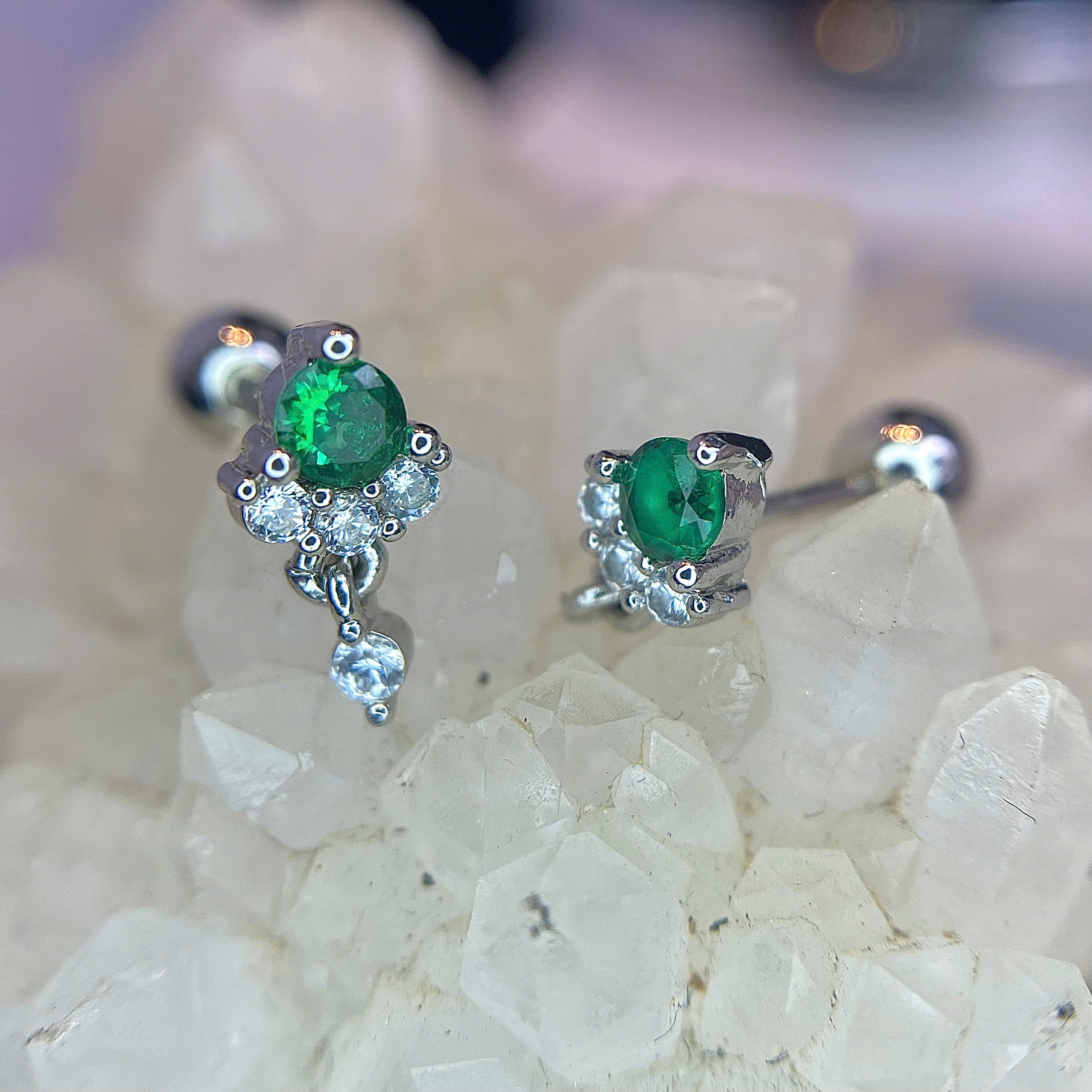 khuyên kiểu đá xanh lá rơi bi_thumbnail_1