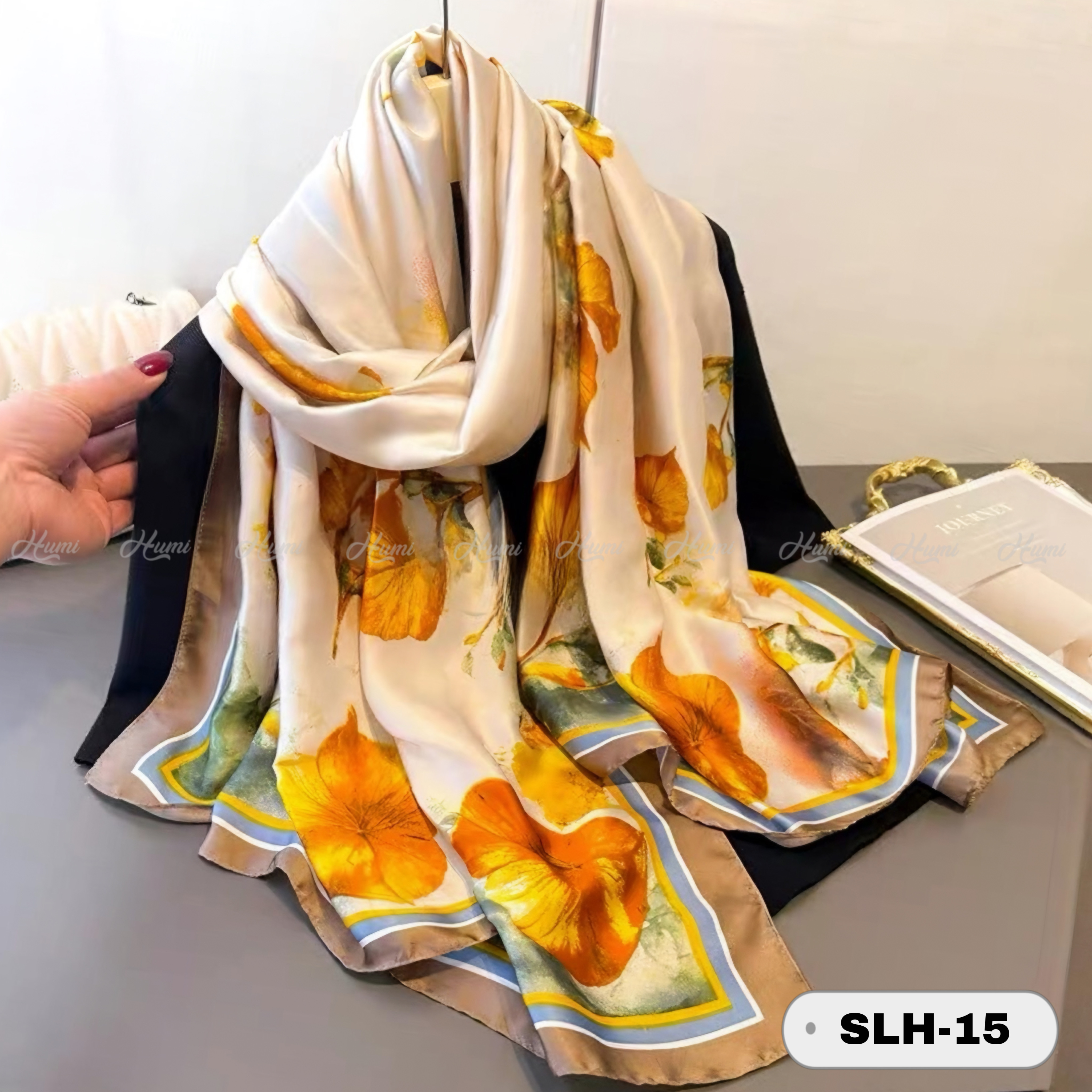 KHĂN CHOÀNG LỤA (SLH15)