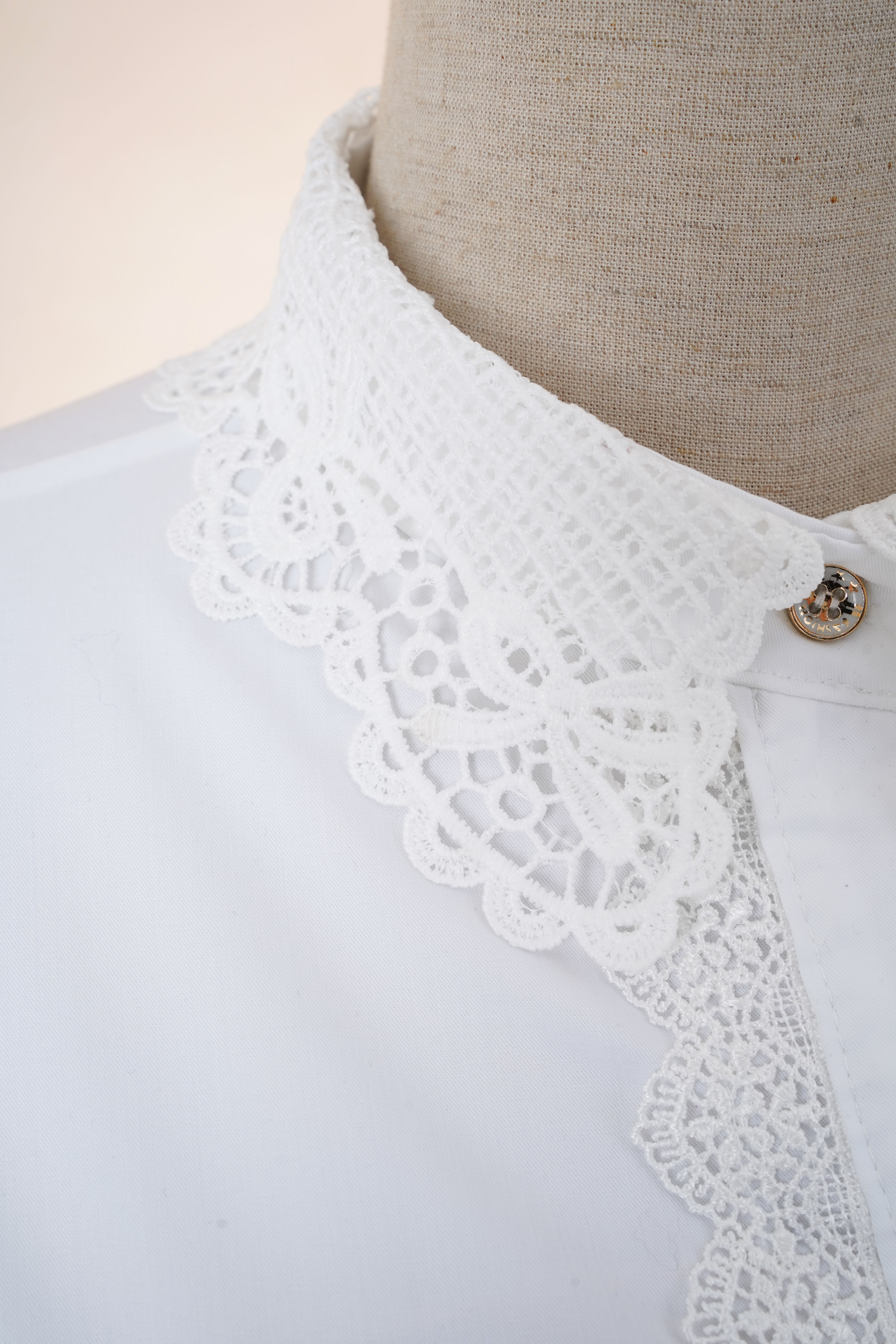 Sơ Mi Tay Dài Phối Ren_thumbnail_1