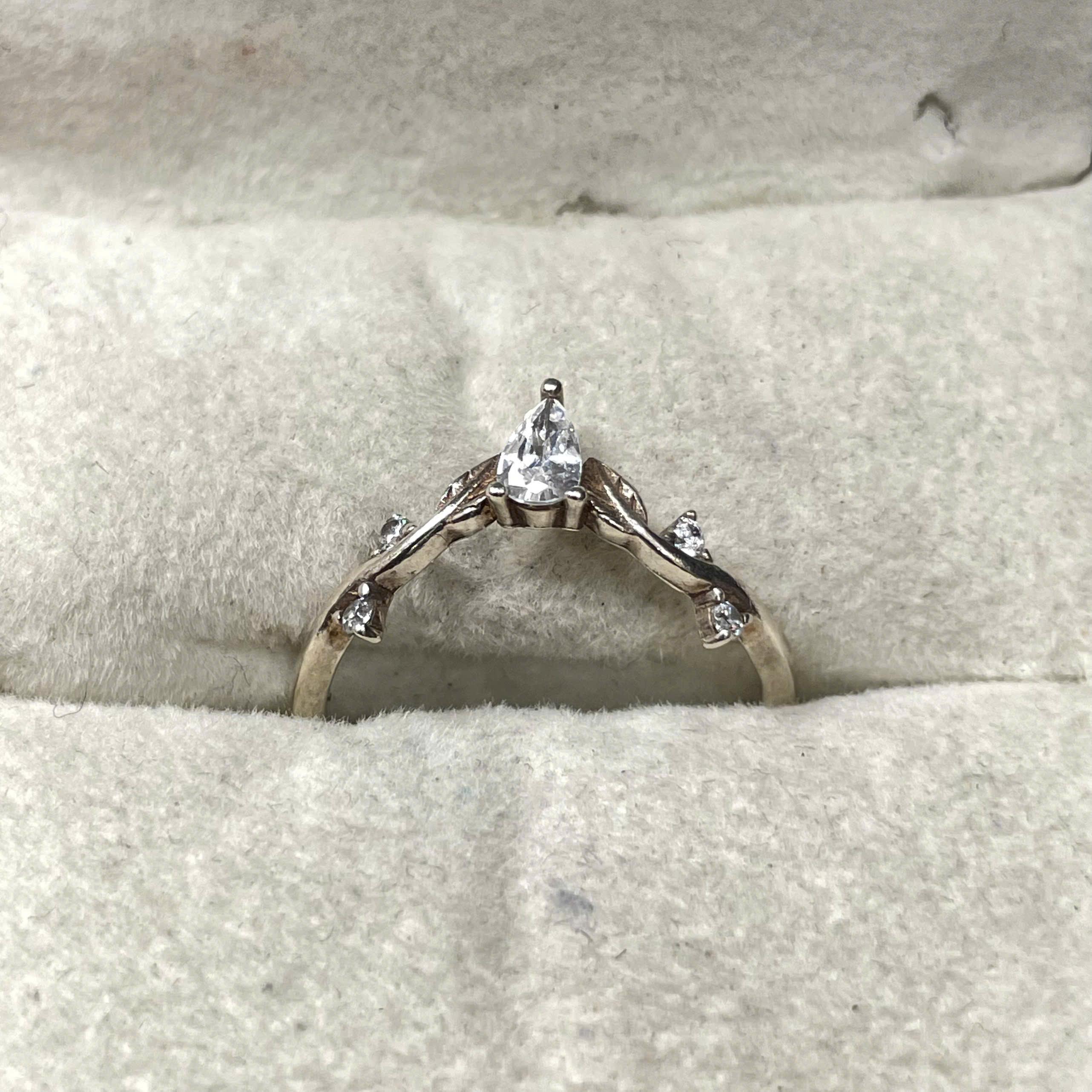 Nhẫn bạc 925 vươn miệng lá size 6.