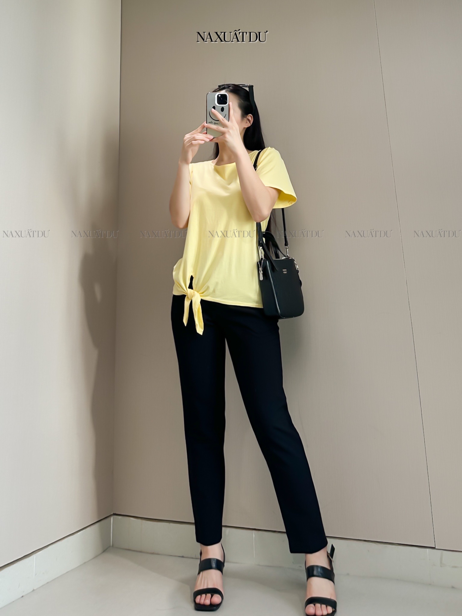 Áo thun cột dây màu vàng nữ 