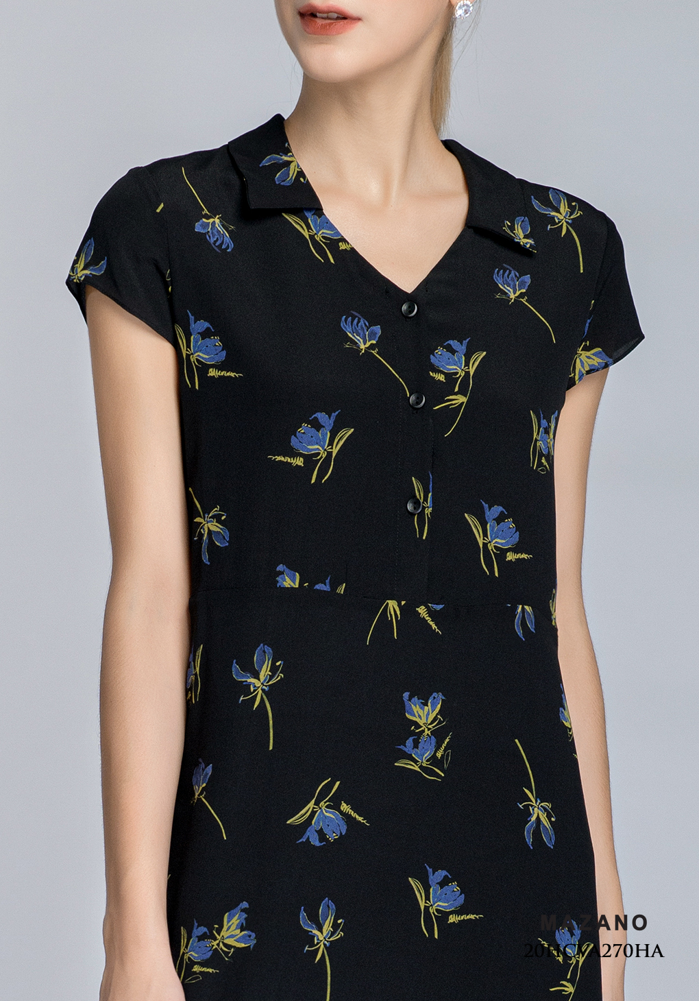 Đầm đen họa tiết hoa xanh_thumbnail_4