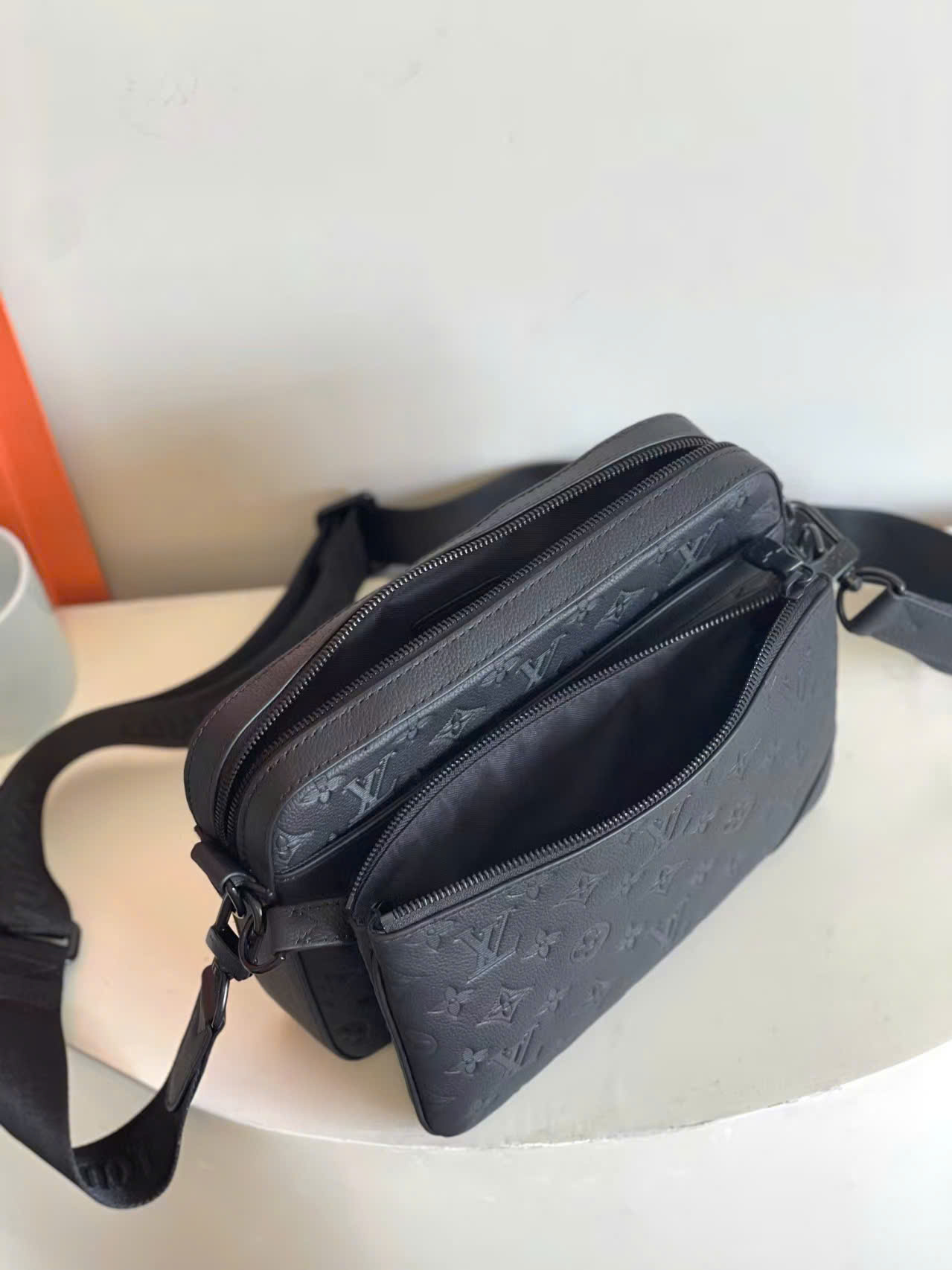 Túi đeo chéo set 3 món vân chìm LV Trio messenger_thumbnail_1