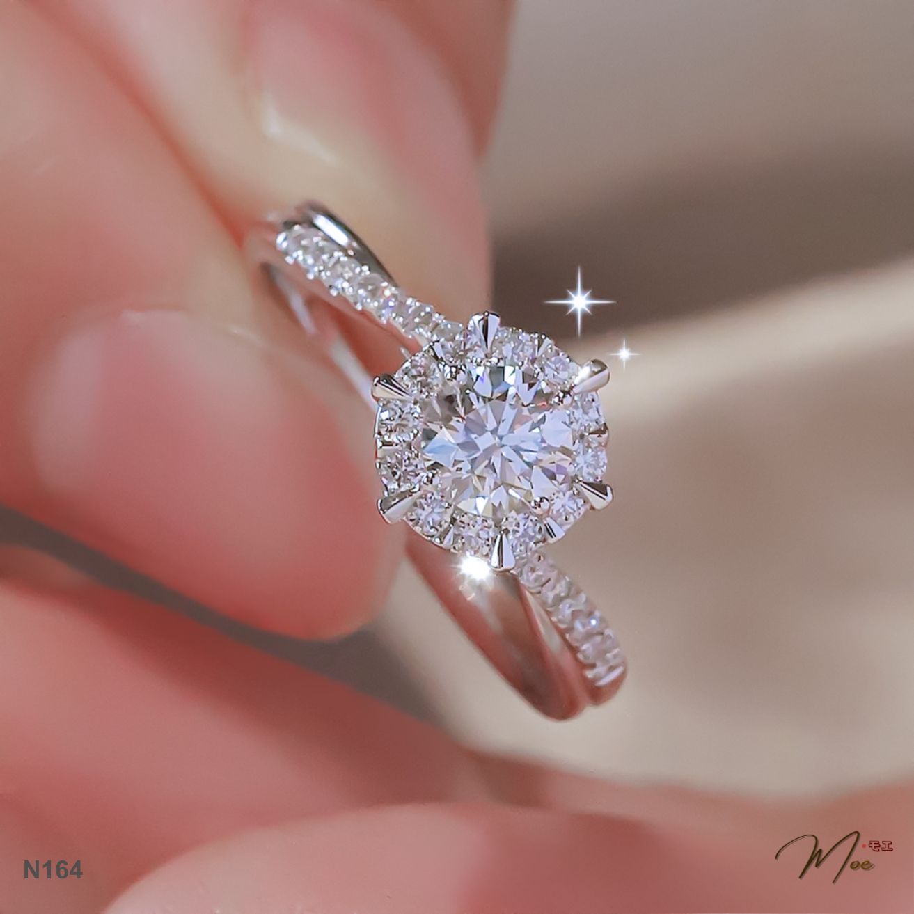 N164 - Nhẫn đá chủ cầu hôn pha lê viền chéo nữ hoàng_thumbnail_4