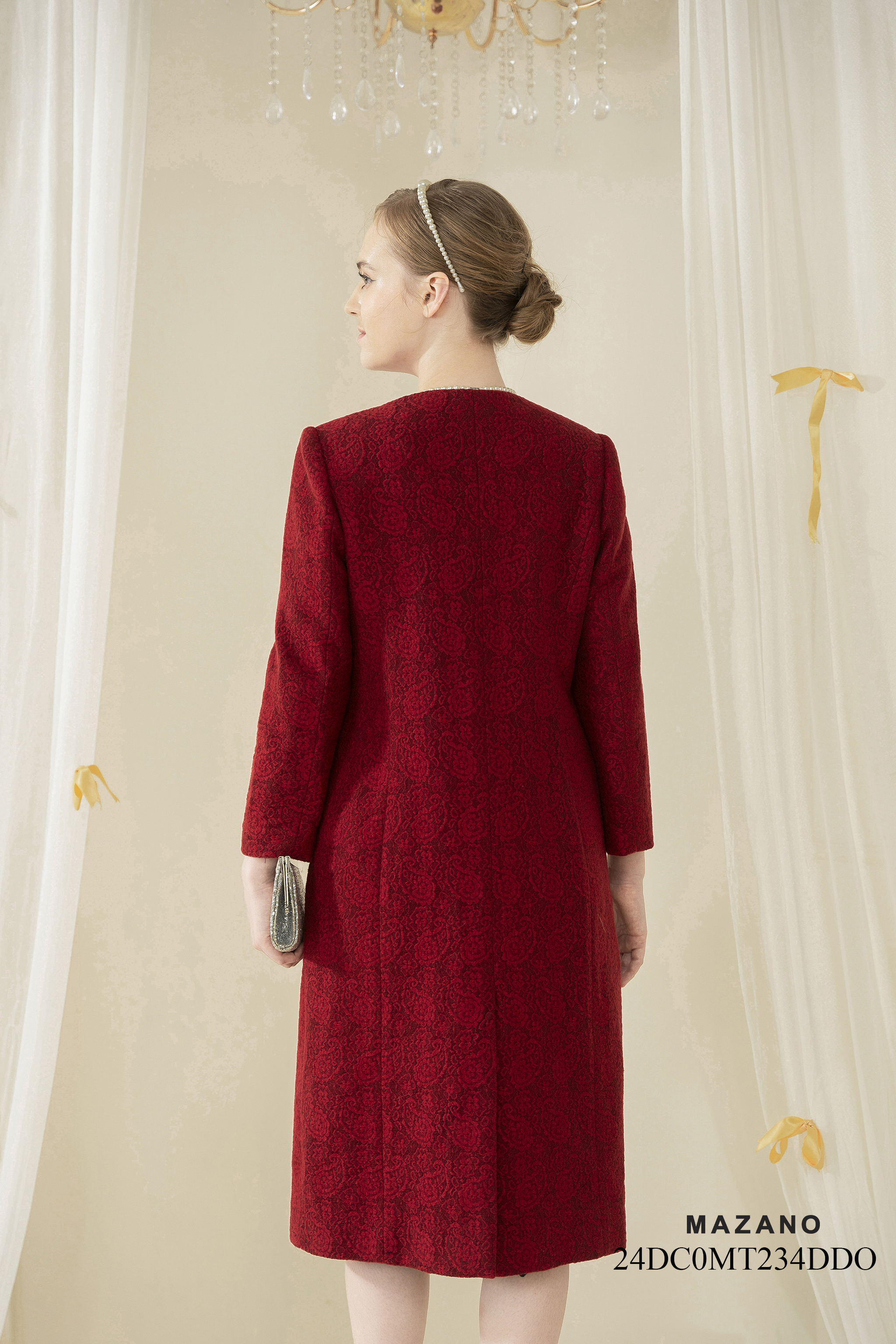 Áo dạ măng tô Suông Vải dạ lông cừu Đính hoa thủ công Cổ lá nhỏ Dài dưới eo - Mẫu 24DC0MT234DDO_thumbnail_5