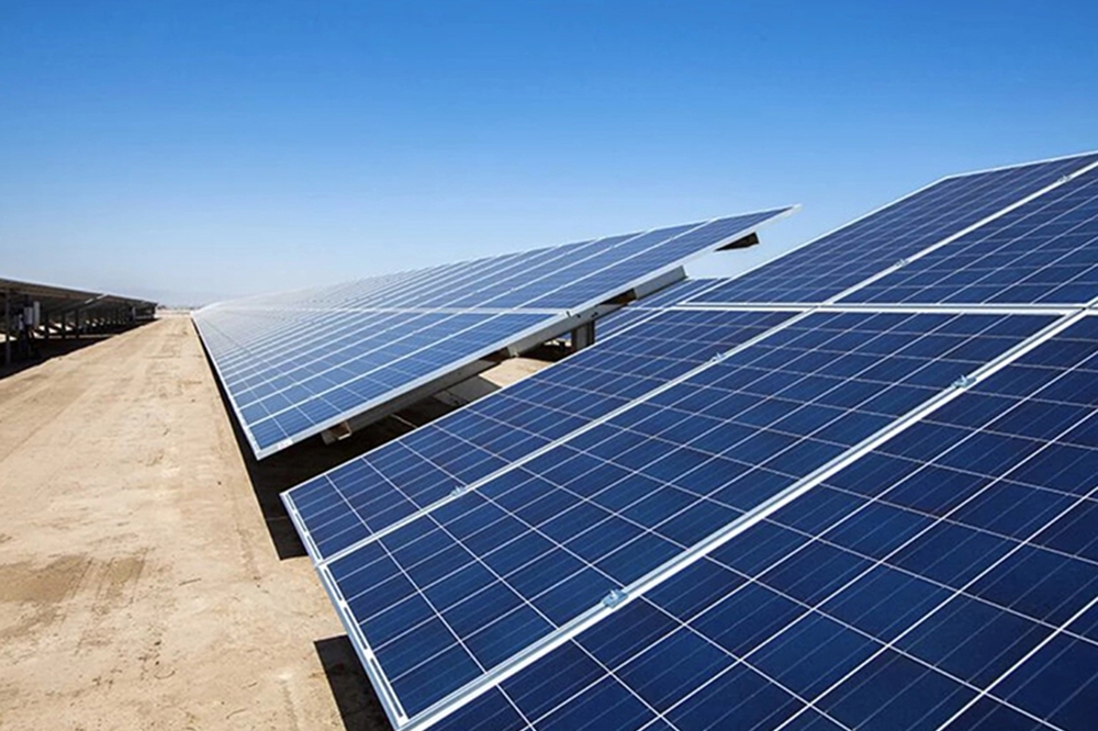 Tấm pin năng lượng mặt trời 12V bao nhiêu W là đủ? Hướng dẫn chọn đúng