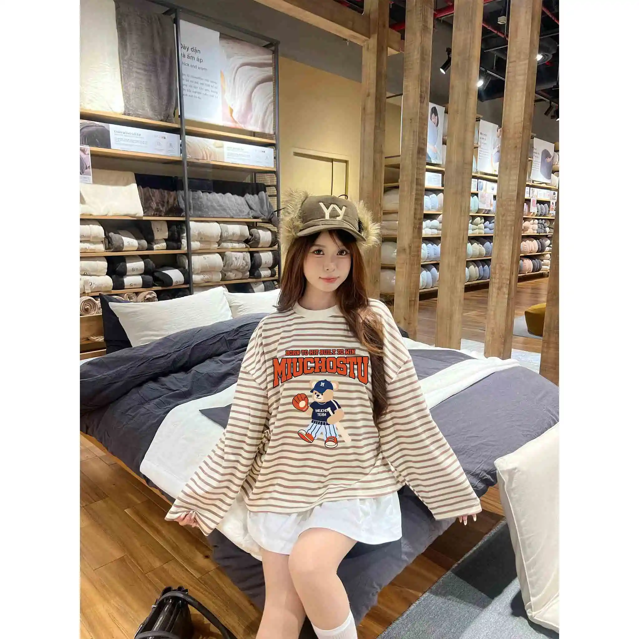 Áo thun boxy tay dài Miucho vải borip mềm mại thoáng mát hình gấu bóng chày in mix 2848_thumbnail_2