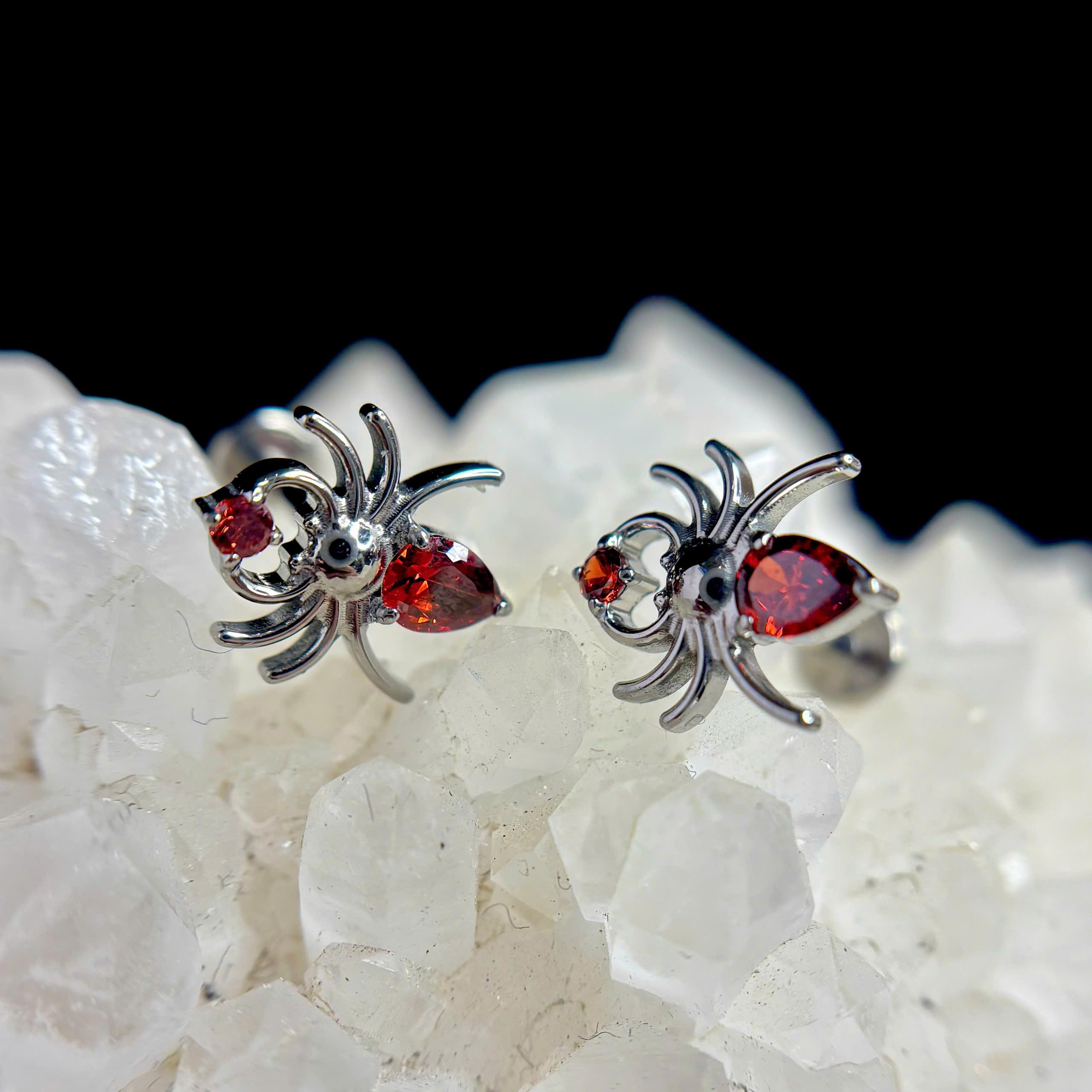 khuyên kiểu titan con nhện to đỏ_thumbnail_2