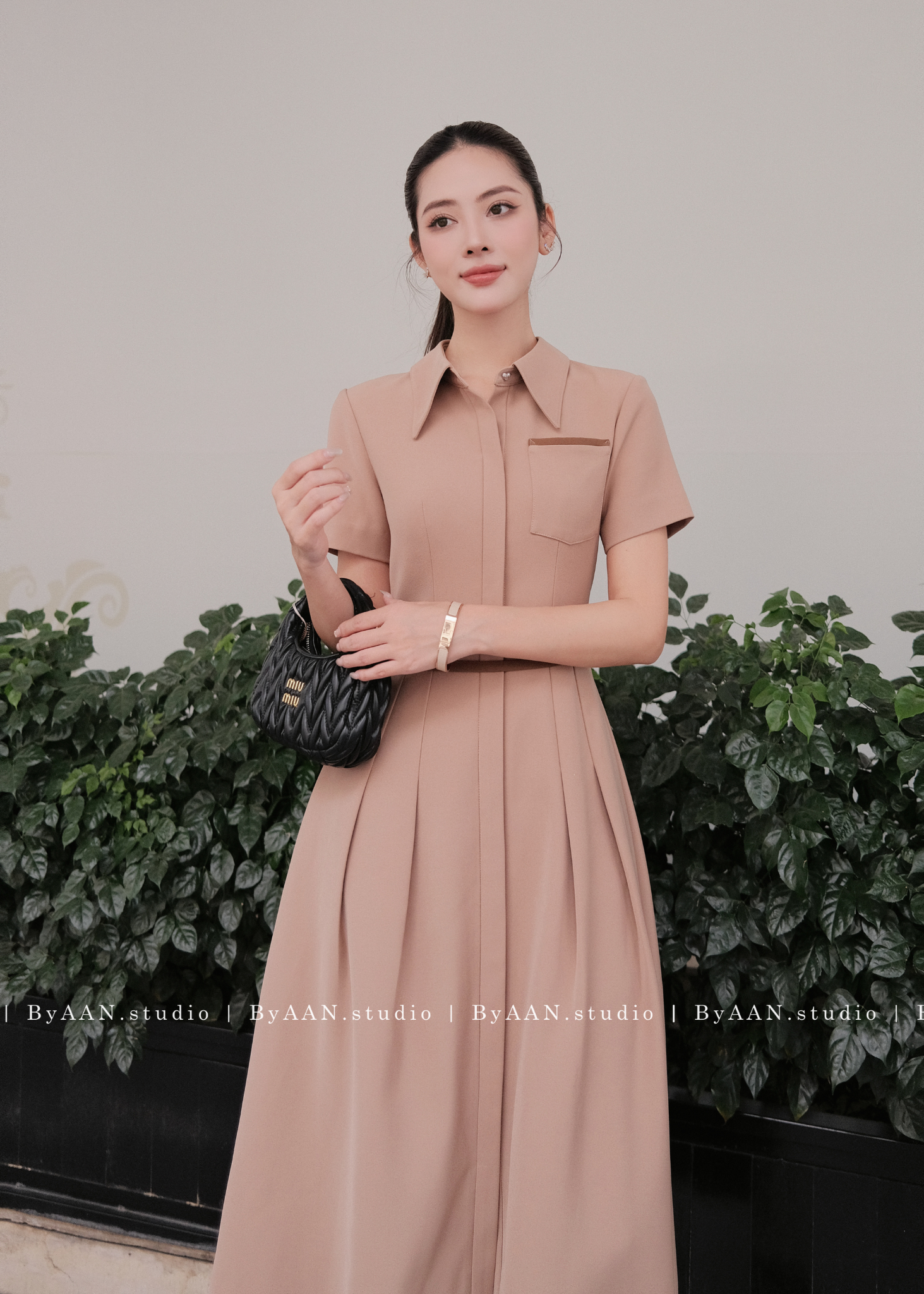 Váy nâu kem phối túi ngực_thumbnail_5