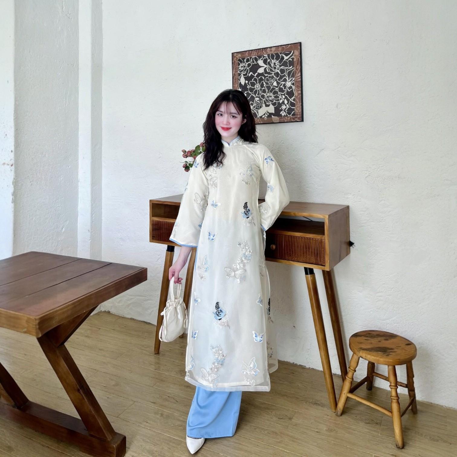 Áo Dài Cách Tân Nữ Dáng Suông Voan Thêu Hồ Điệp Mặc Tết Dự Tiệc 4 Tà Tay Dài KH20