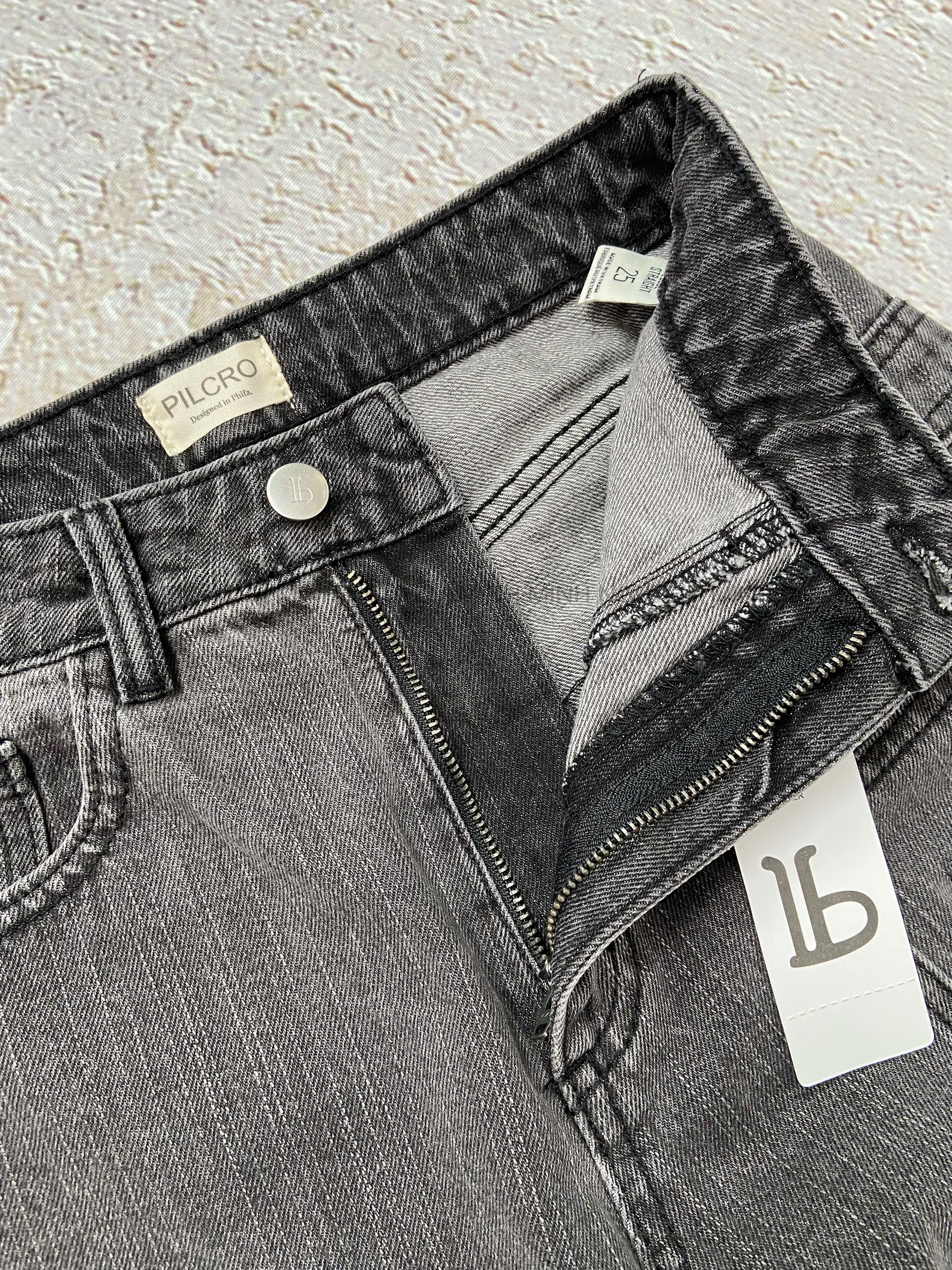 QUAN SHORT PILCRO_thumbnail_9