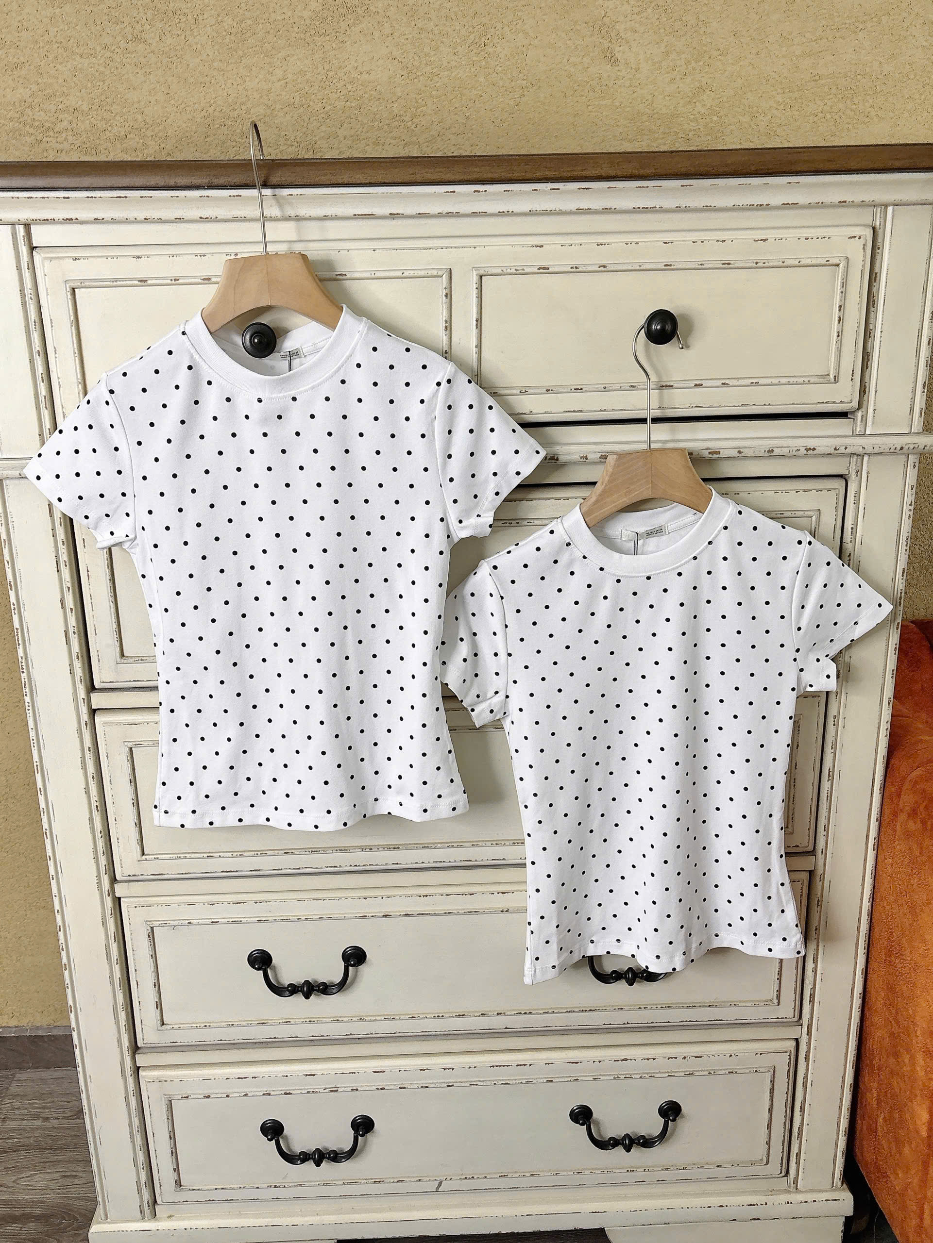 H111 ÁO THUN TRẮNG CHẤM BI_thumbnail_3