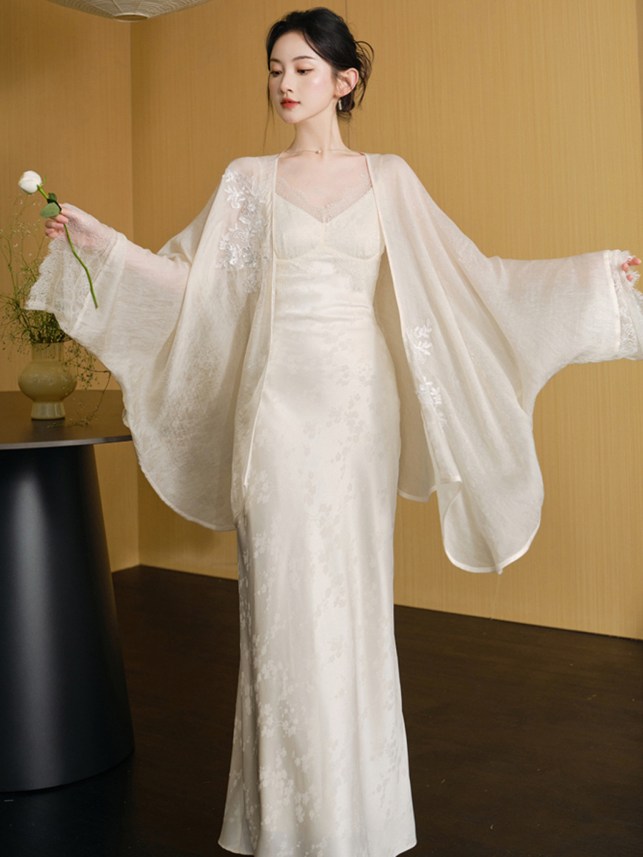 Đầm Lụa Trắng Dáng Dài Vintage Thanh Lịch_thumbnail_1