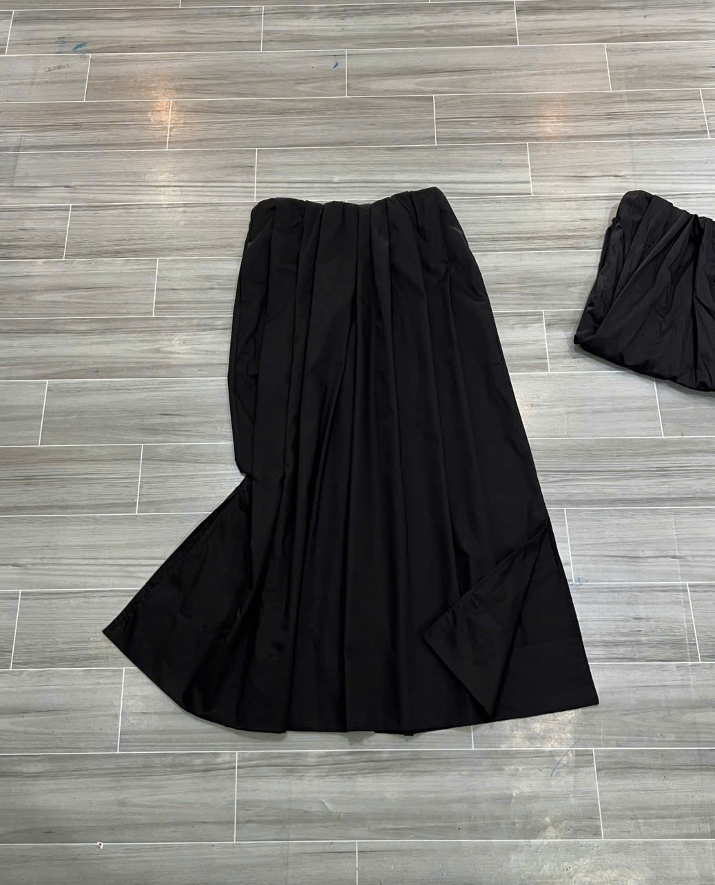 HS74 Chân váy đen dáng dài