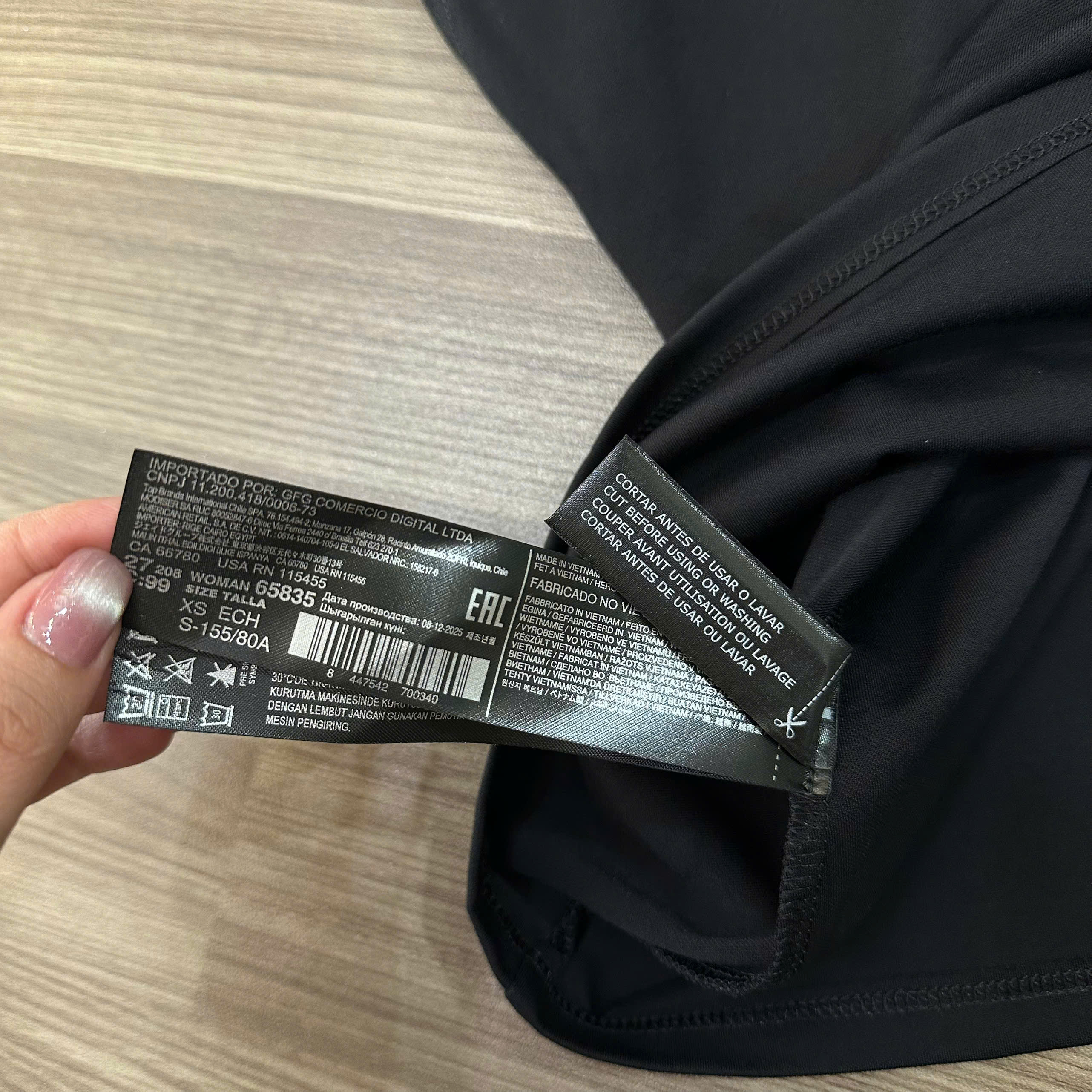 A17 ÁO THUN ĐEN KIỂU_thumbnail_2