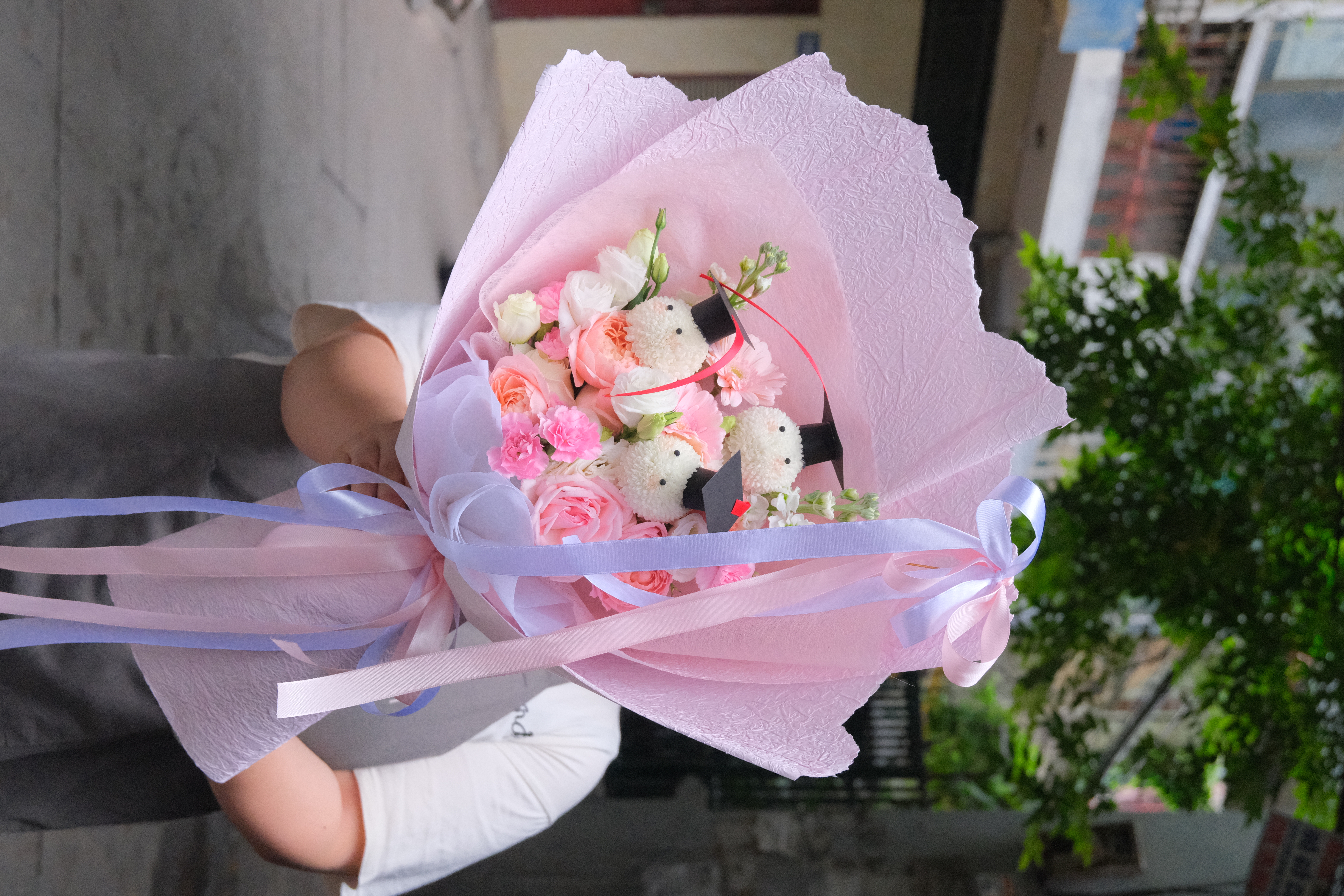 Bó hoa tốt nghiệp Cúc ping pong tone Hồng