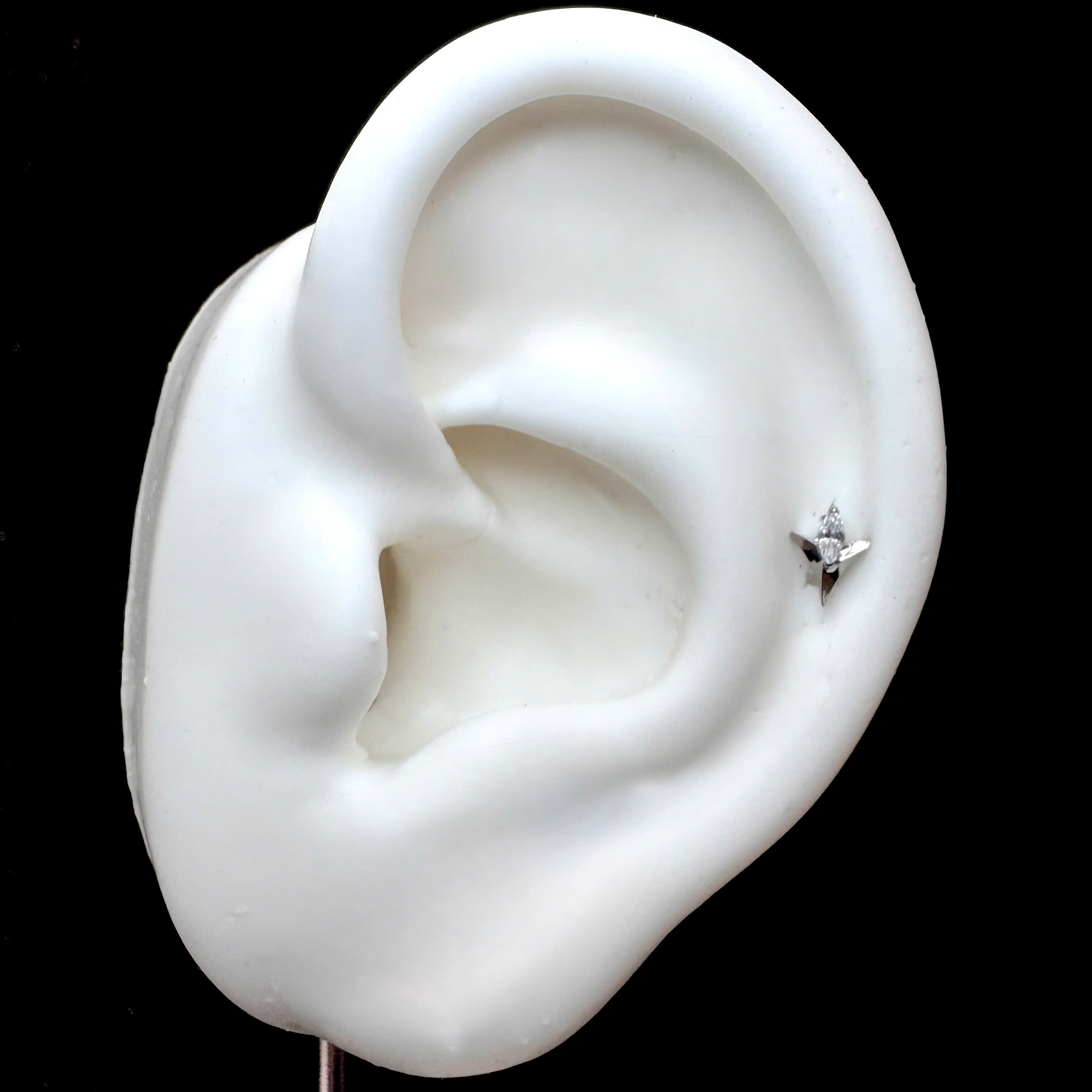 Khuyên kiểu titan ngôi sao đá thoi_thumbnail_1