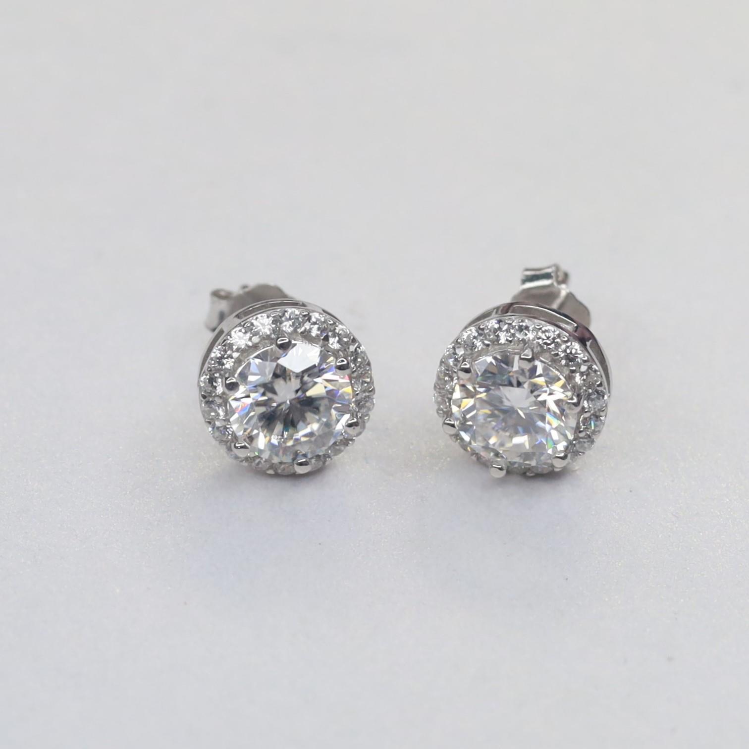 Khuyên tai bạc kim cương mois viền đá tấm_thumbnail_4