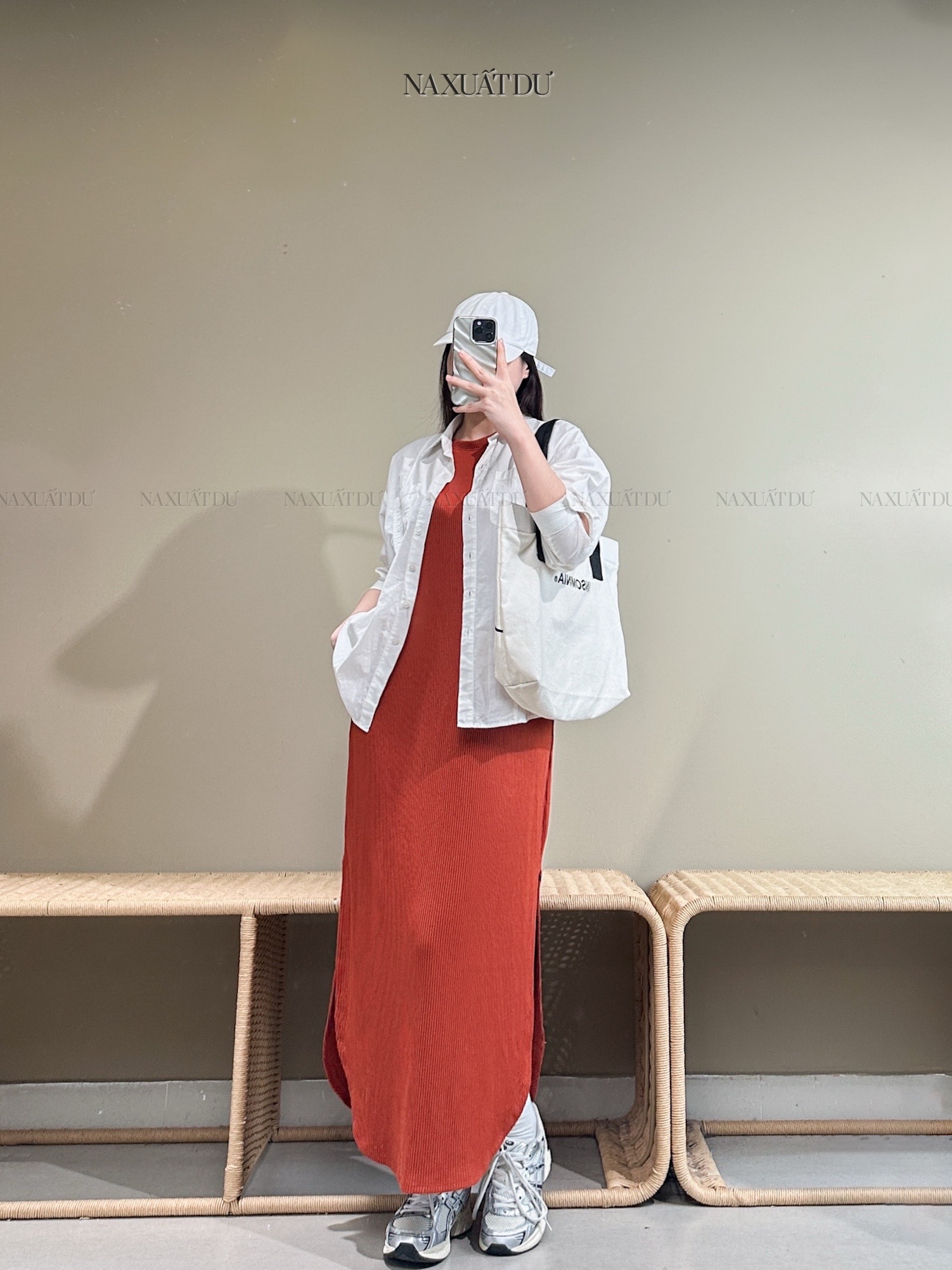 Đầm dài suông xẻ tà nữ 