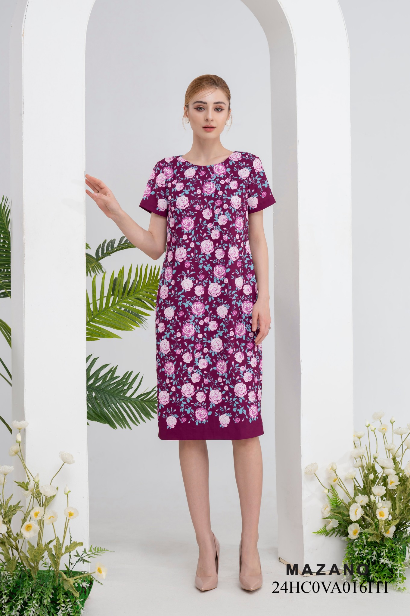 Đầm tím suông vừa in hoa bố cục