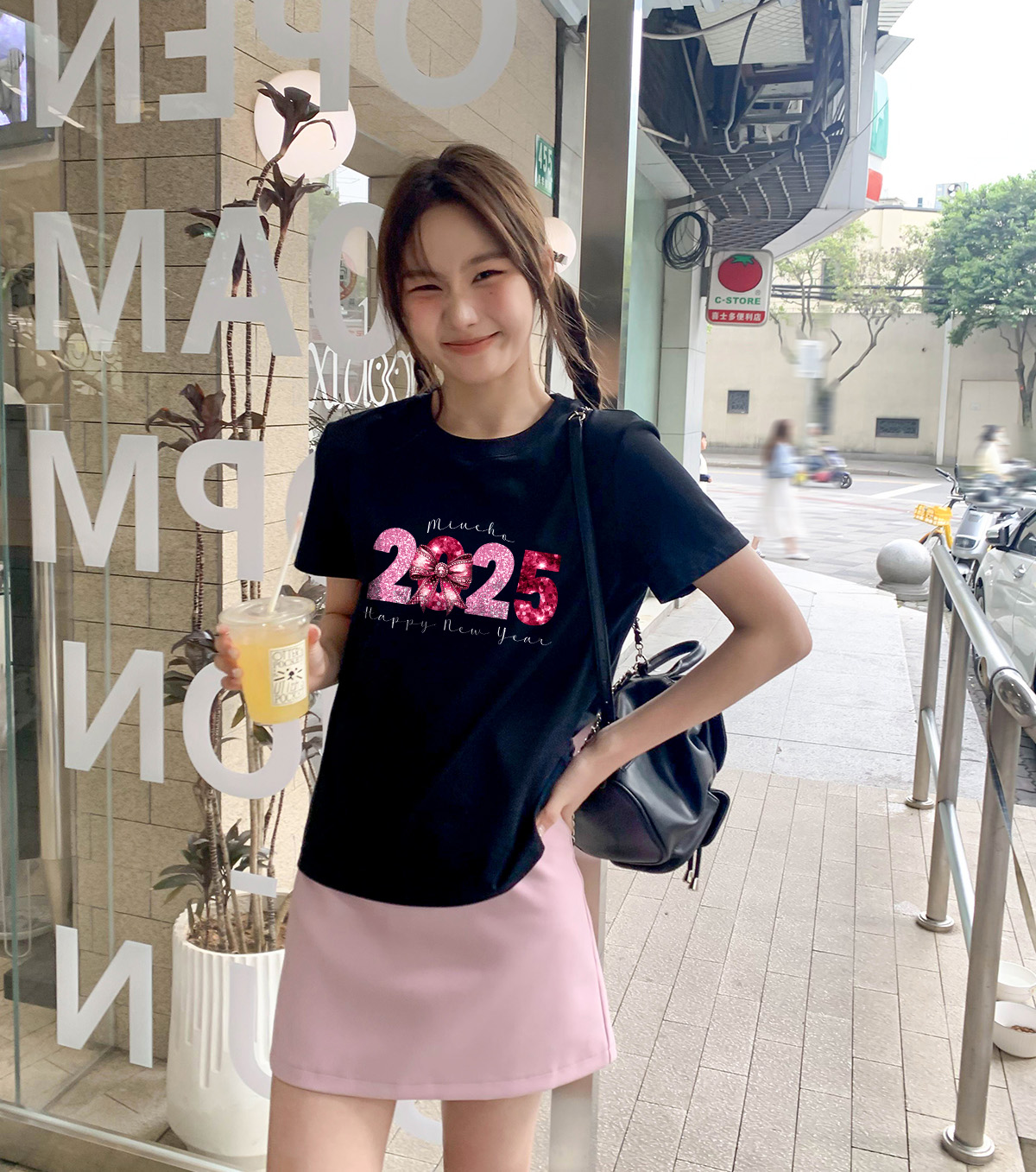 Áo thun nữ tết 2025 form vừa regular vải cotton 4c thoáng mát 1803 Miucho in graphic_thumbnail_2