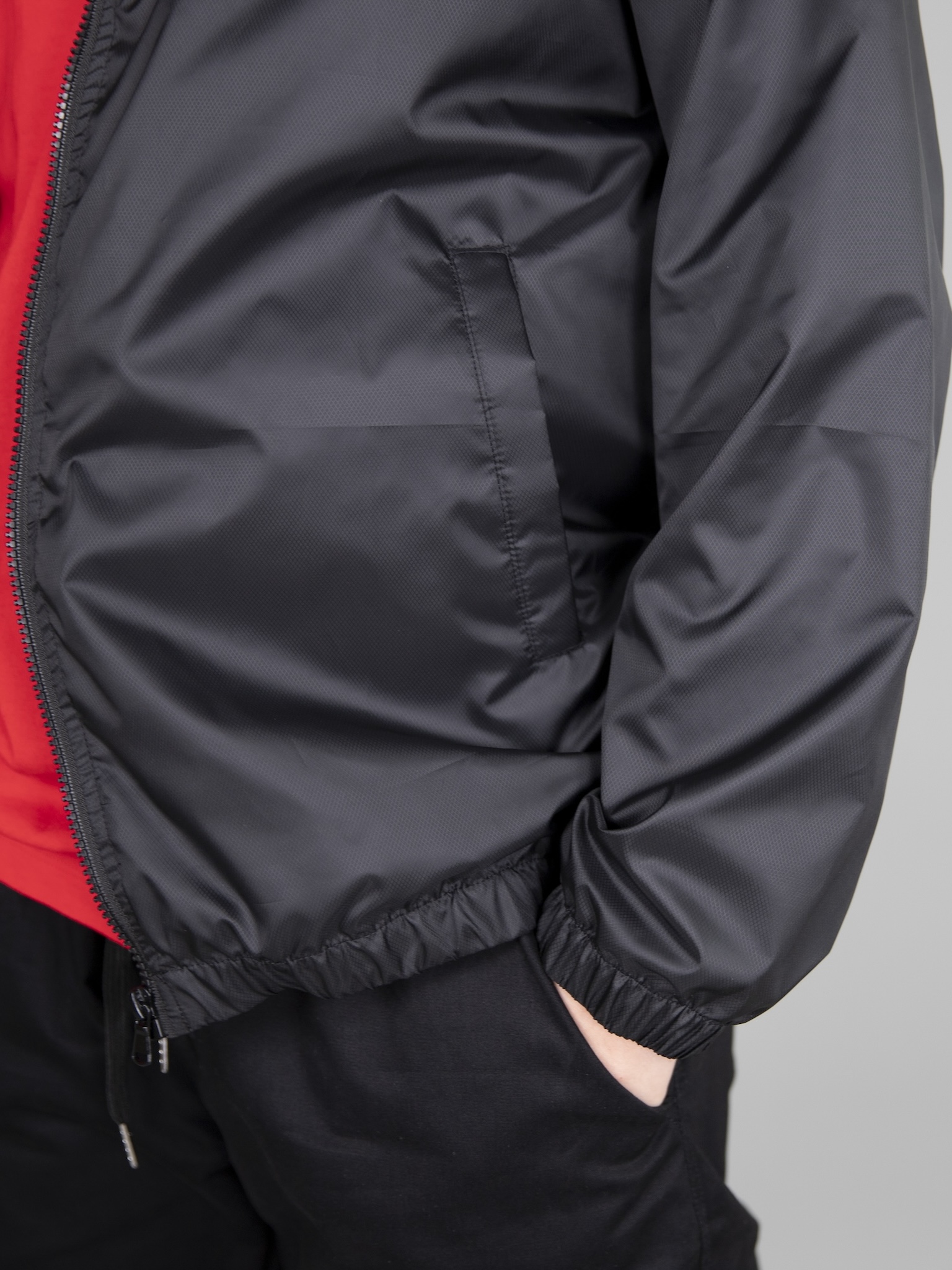 Áo khoác gió đen chữ PRSTGE_thumbnail_6