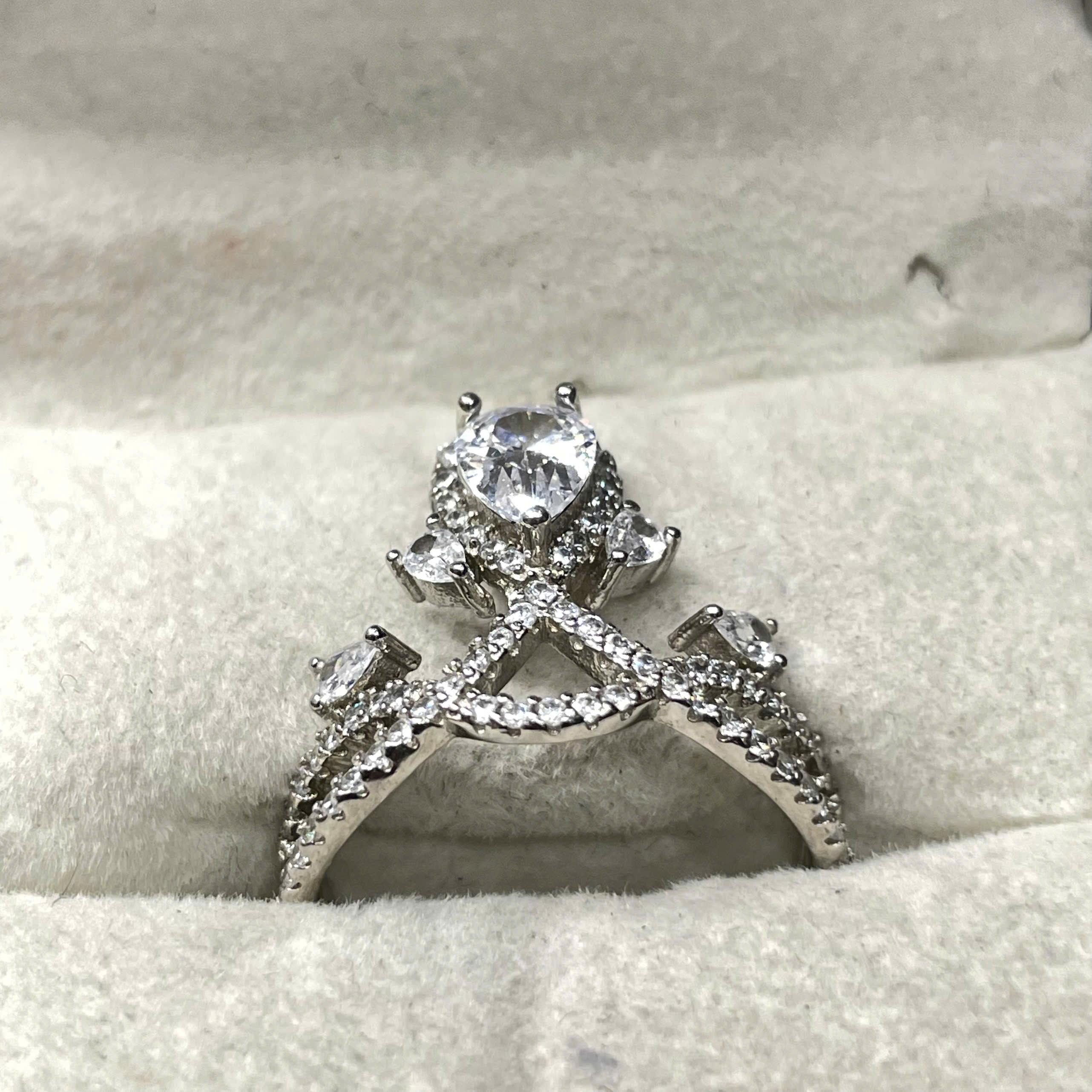 Nhẫn bạc vương miện lớn size 7.