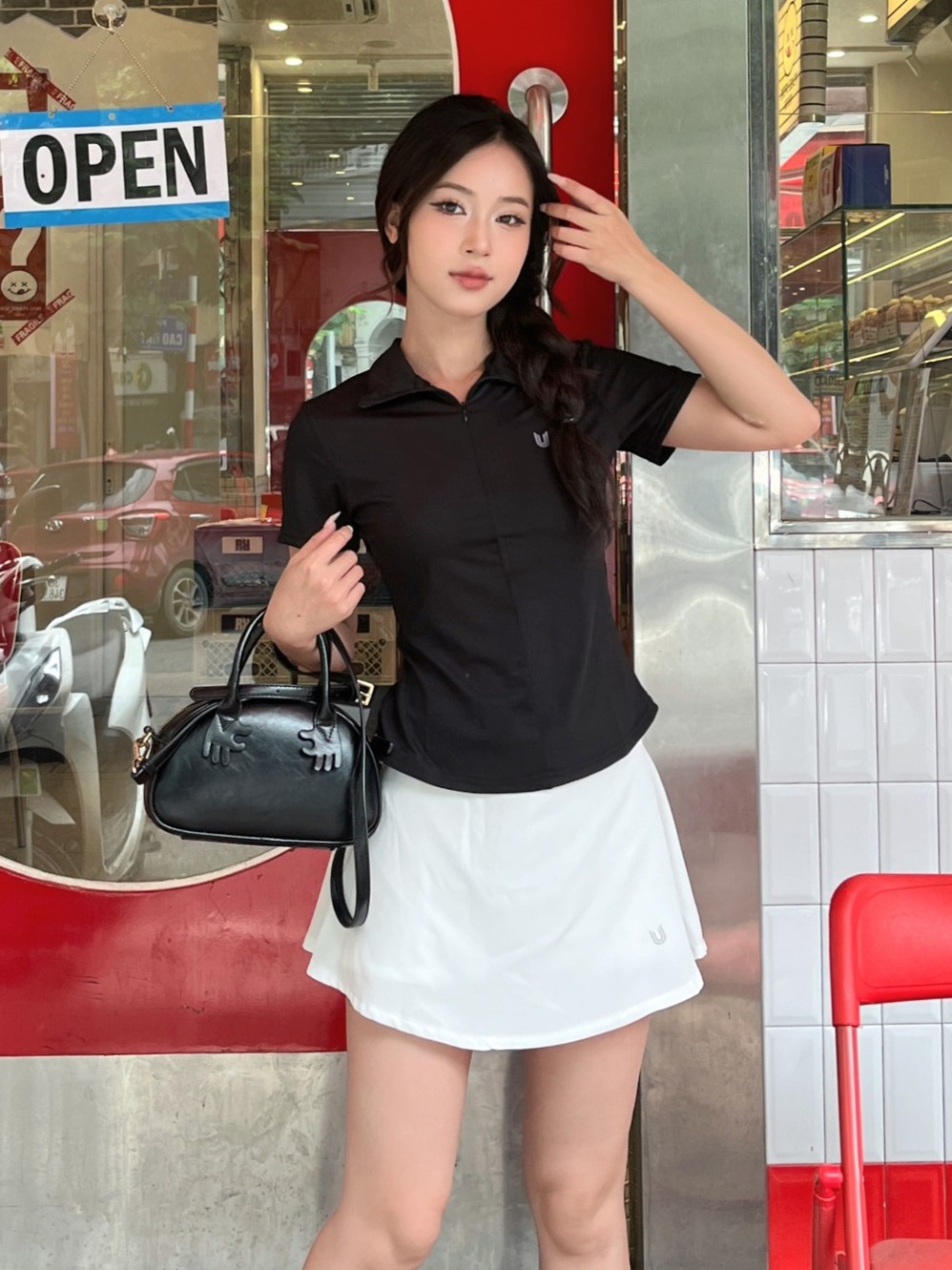 Áo Lia đen mix chân váy Lina trắng