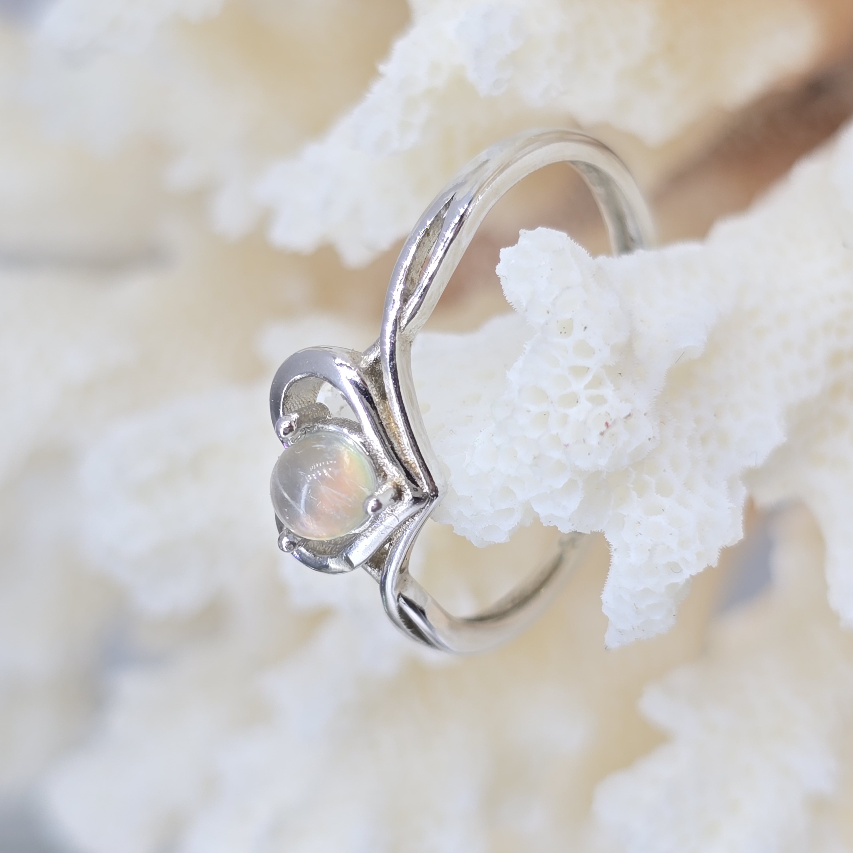 Nhẫn Rainbow Moonstone Khung Bạc S925 Mặt Cabochon Freesize_thumbnail_2