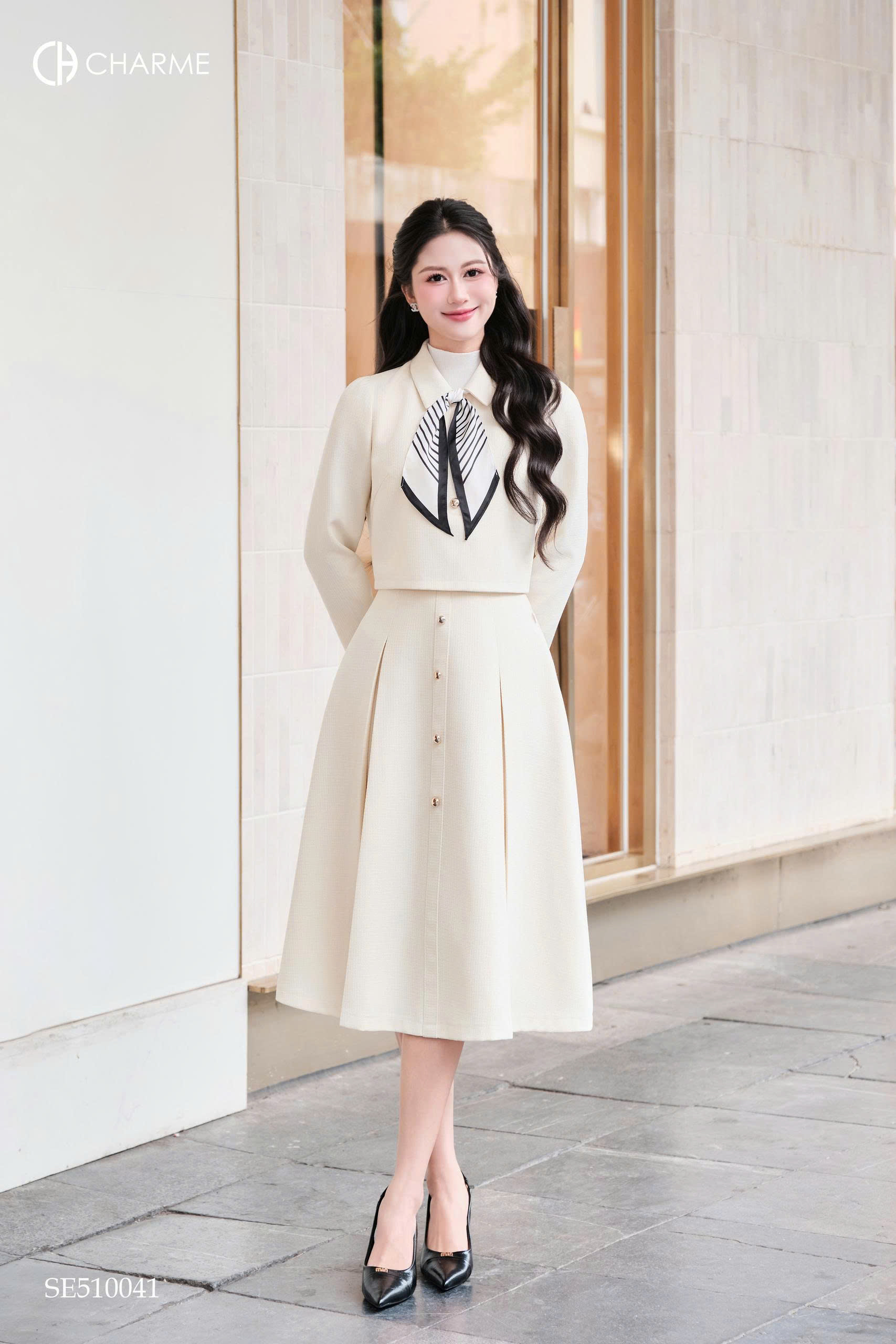 Áo tay dài dáng lửng cổ phối nơ