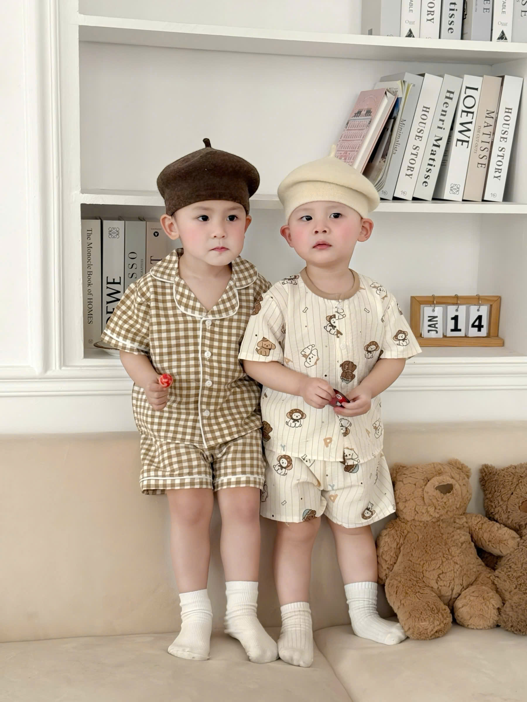 K24 SET 2 BỘ PIZAMA CARO NÂU VÀ SỌC HÌNH- A100.322