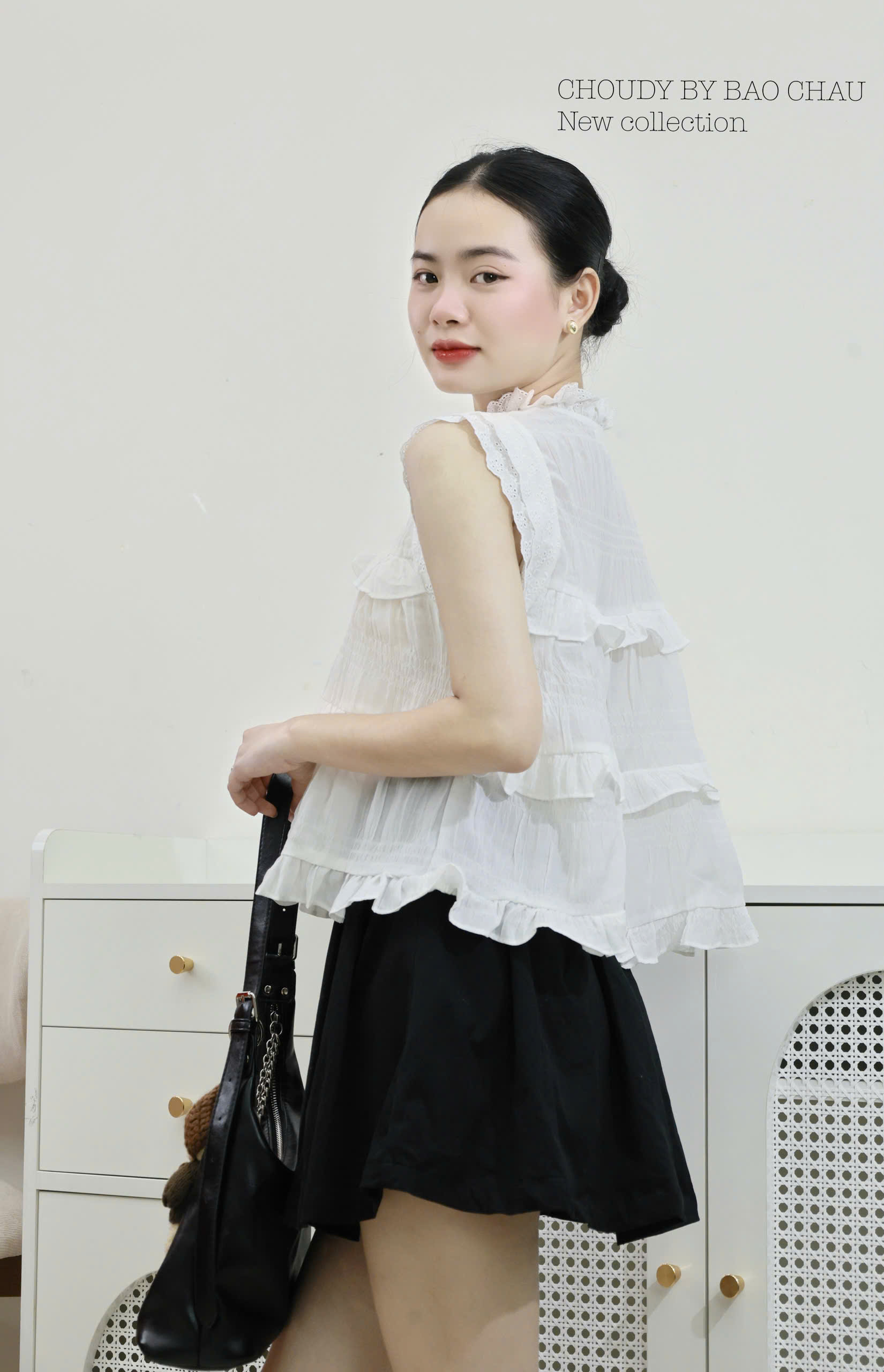 SALE U80 ÁO THÊU HOA TRẮNG