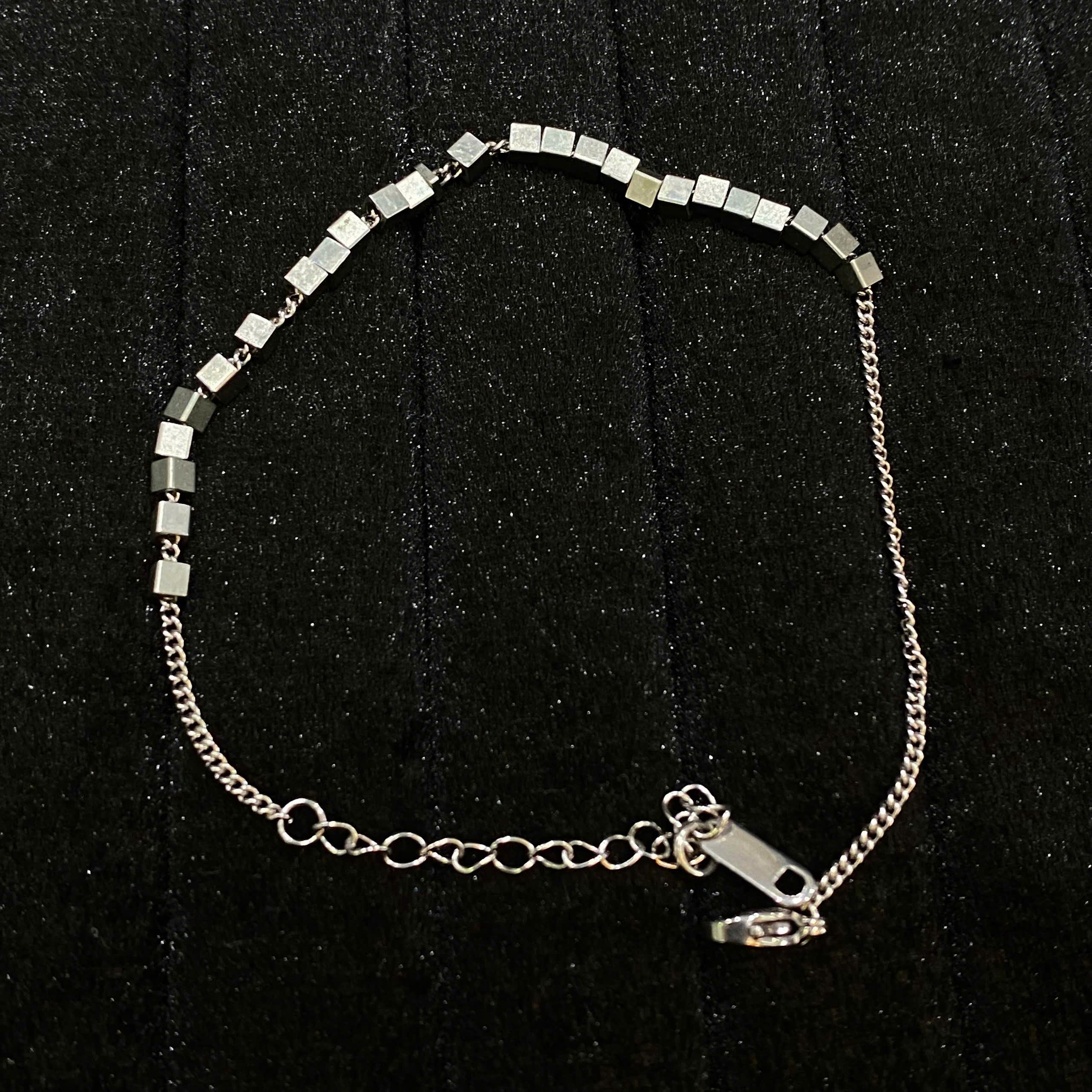 Lắc chân titan charm nhiều cục