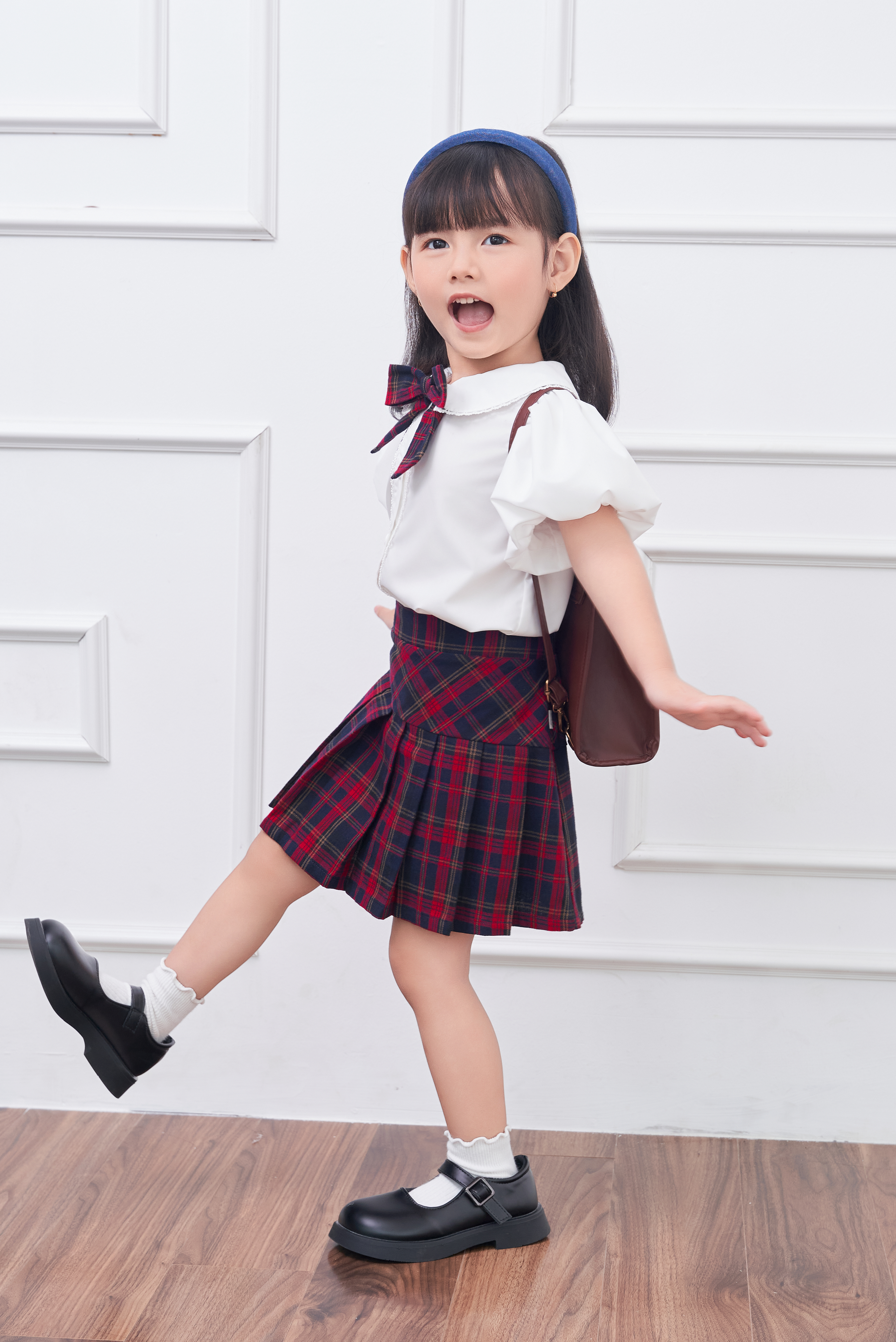 Sơ mi phối ren cổ và nẹp_thumbnail_2