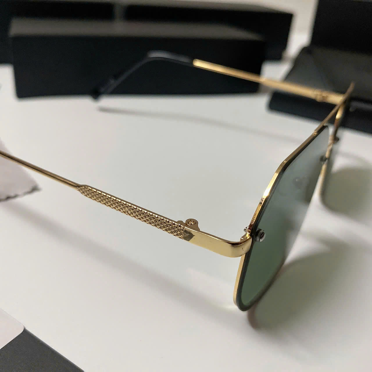 Mat Kinh Pierre_thumbnail_6