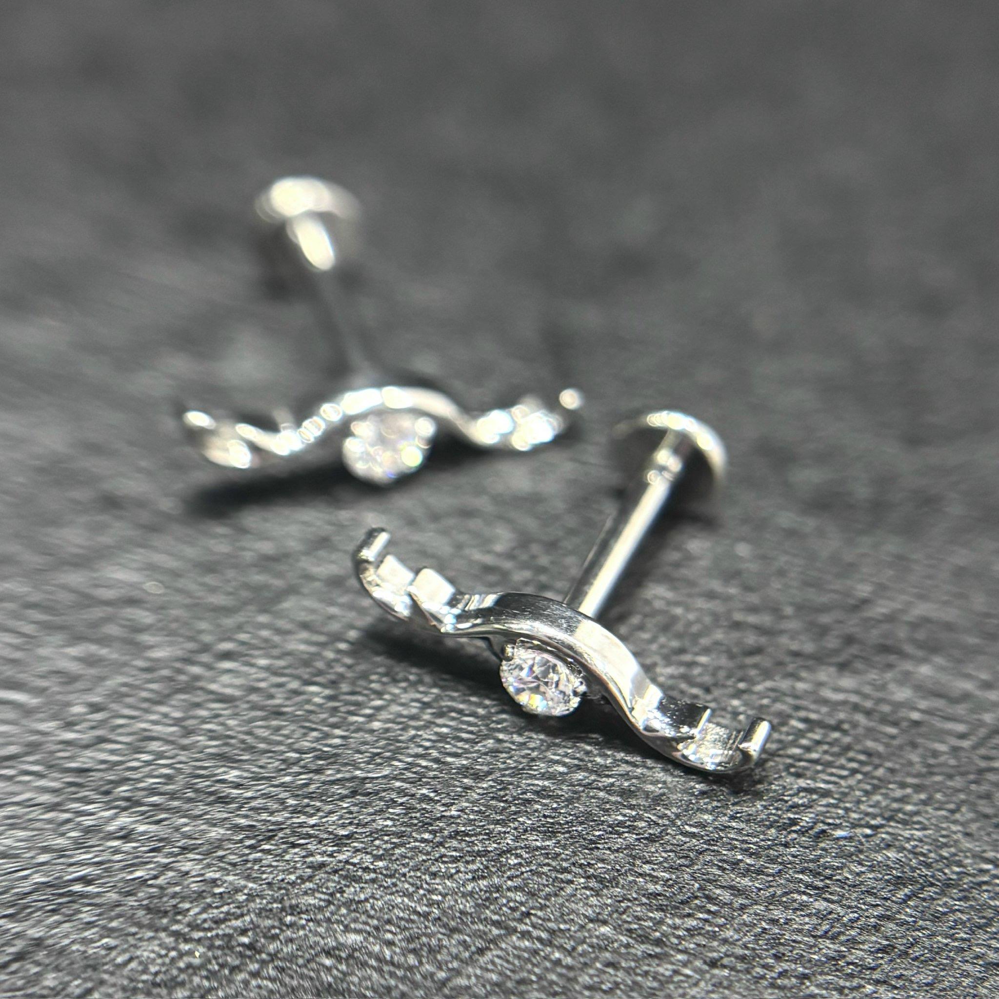 Khuyên kiểu titan cánh mắt_thumbnail_2