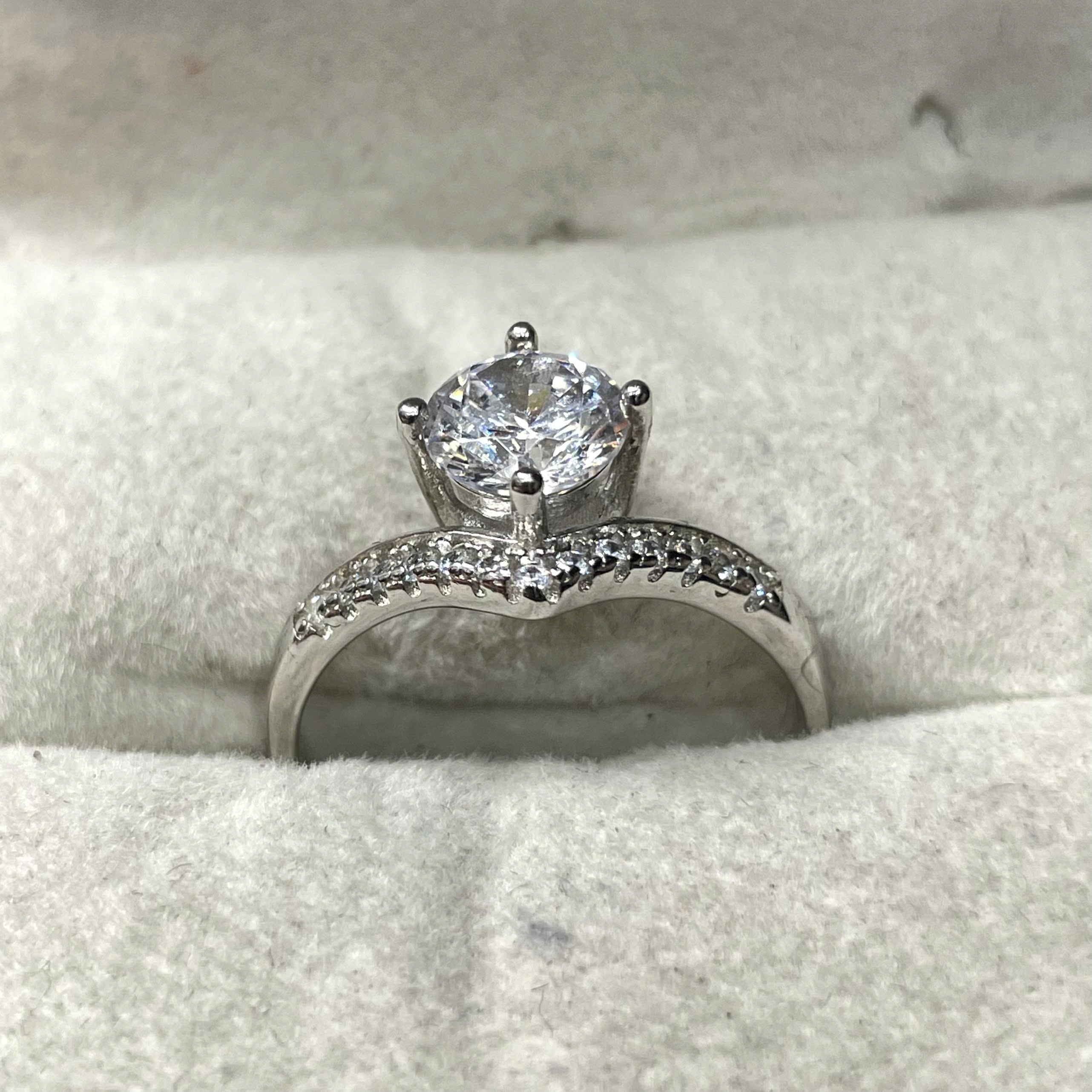 nhẫn bạc kim cương trắng to như vương miện chỉnh size được_thumbnail_2