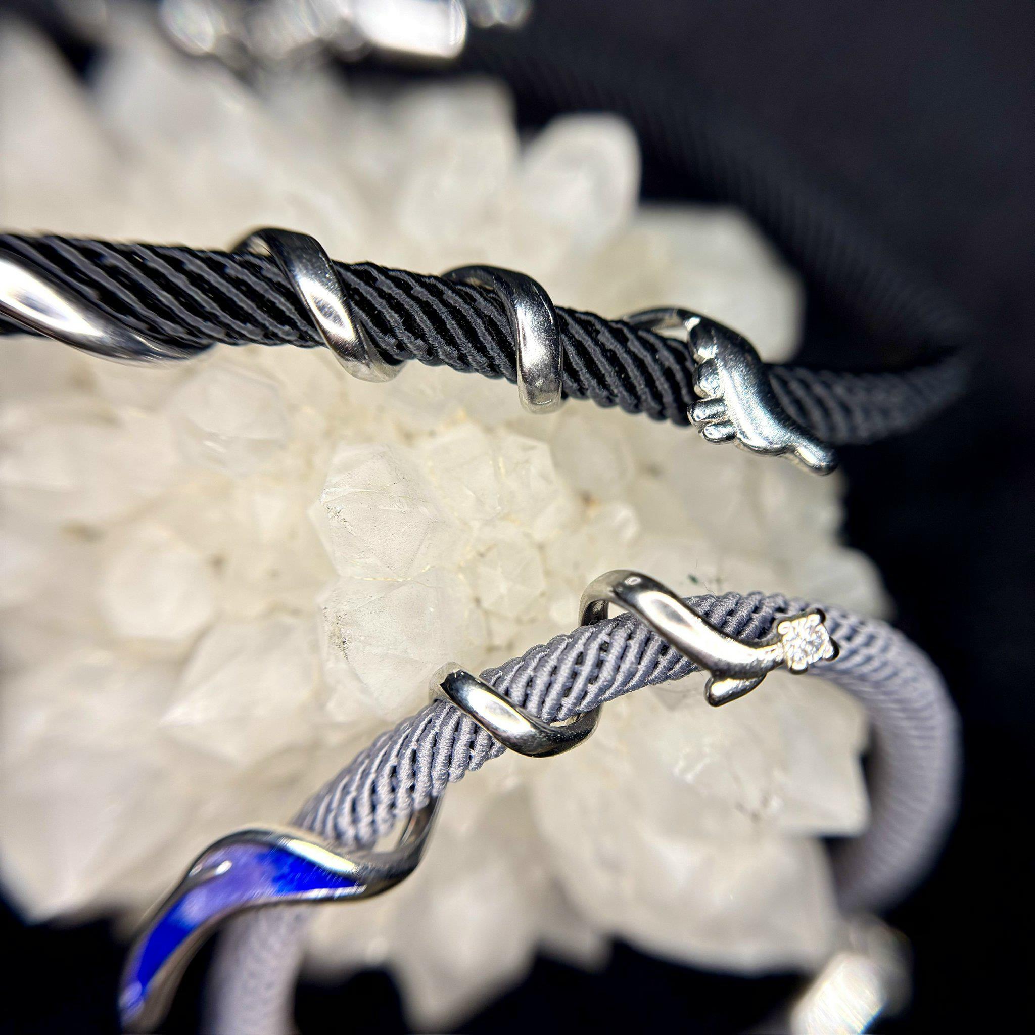 Vòng tay cặp dây vải charm rồng mạ bạc_thumbnail_3