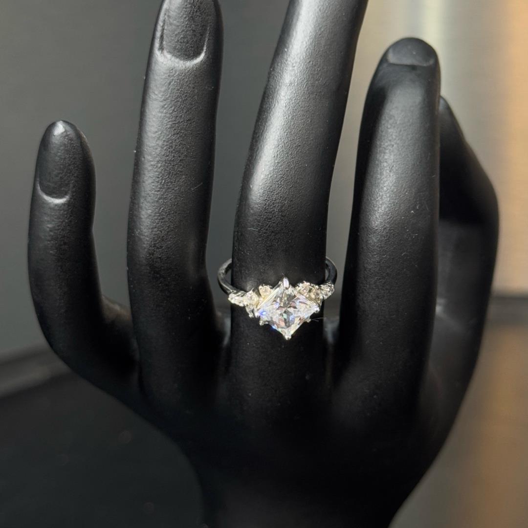 nhẫn bạc xi bạch kim đá hình thoi vuông size 7_thumbnail_3