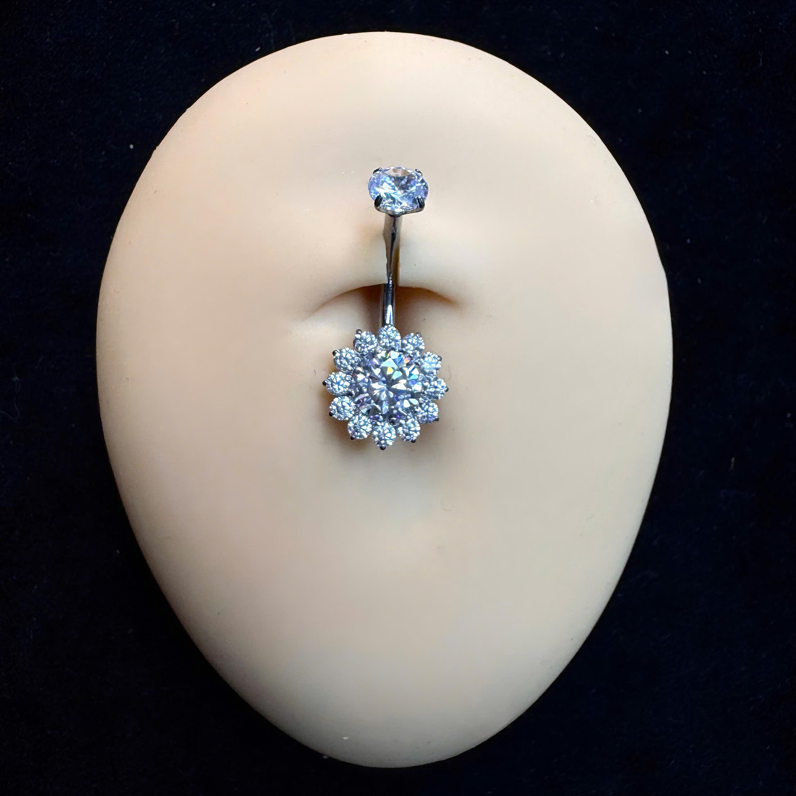 Rốn titan đá trắng viền kim cương_thumbnail_3