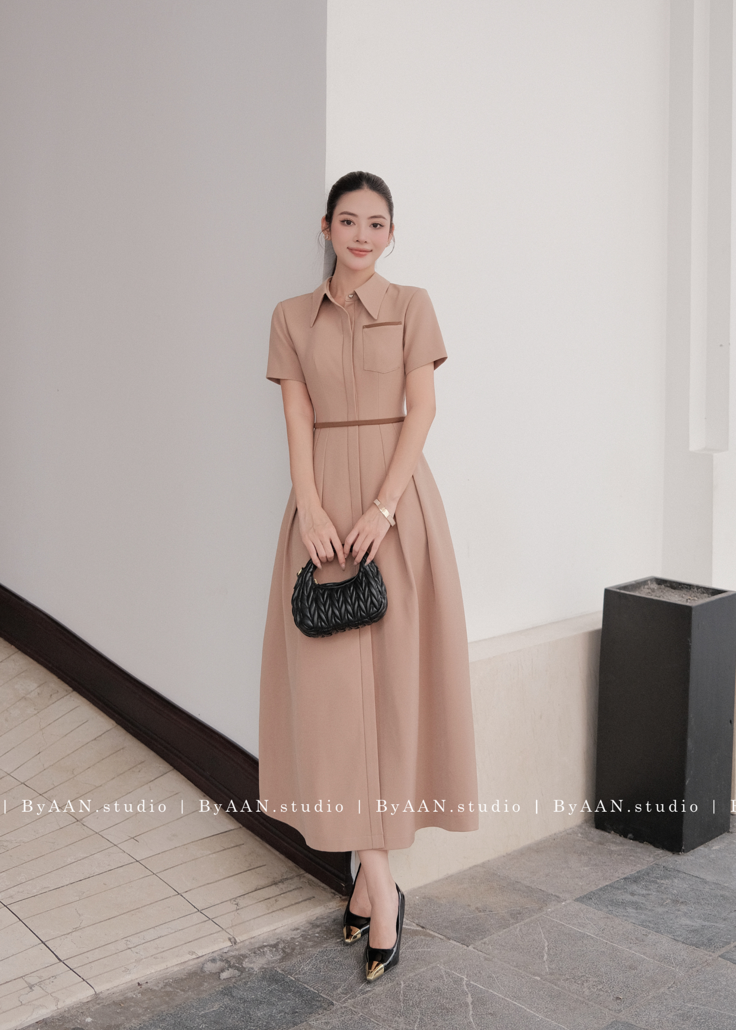 Váy nâu kem phối túi ngực_thumbnail_2