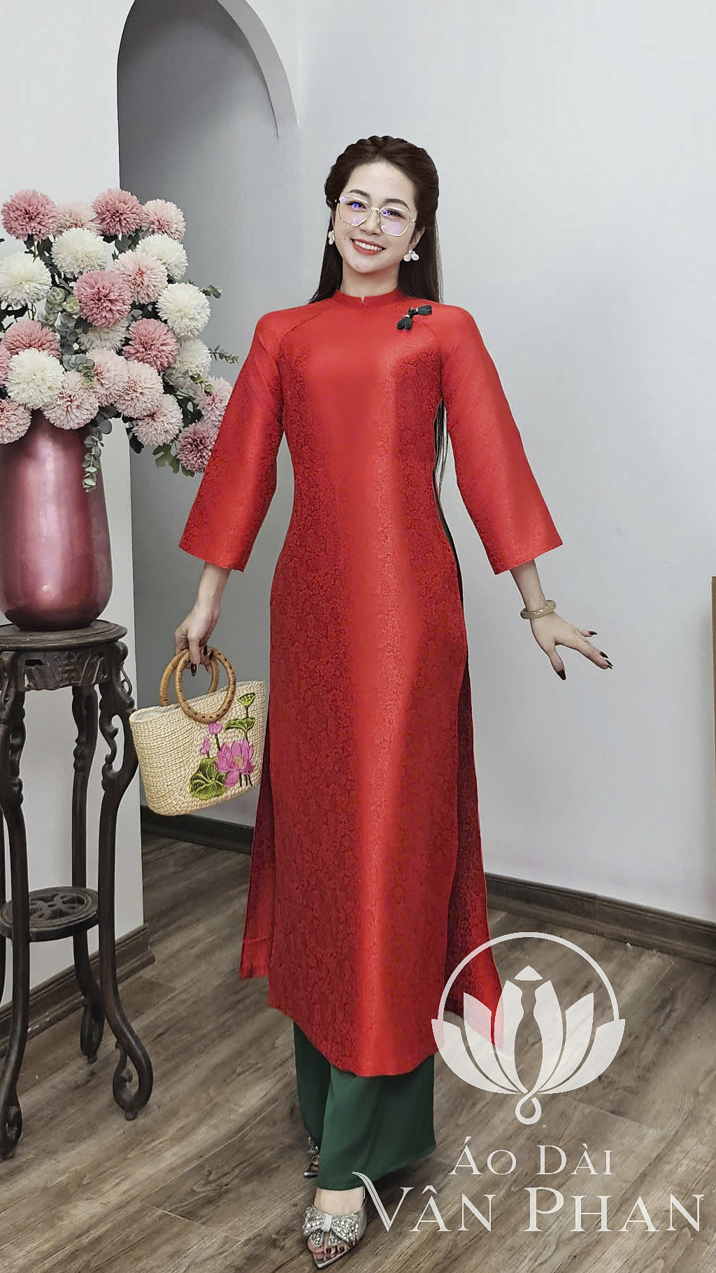 CT363 áo dài cách Tân cổ 2p tay loe gấm hoa gió màu đỏ