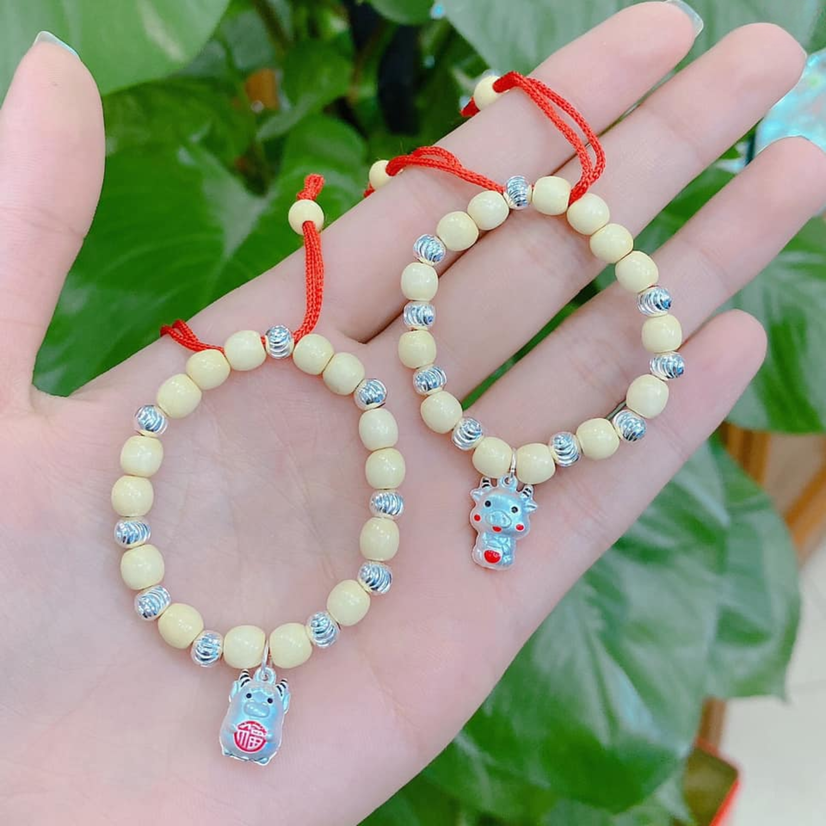 B28 - Lắc tay vòng dâu mix bi bạc khắc tên con giáp_thumbnail_1