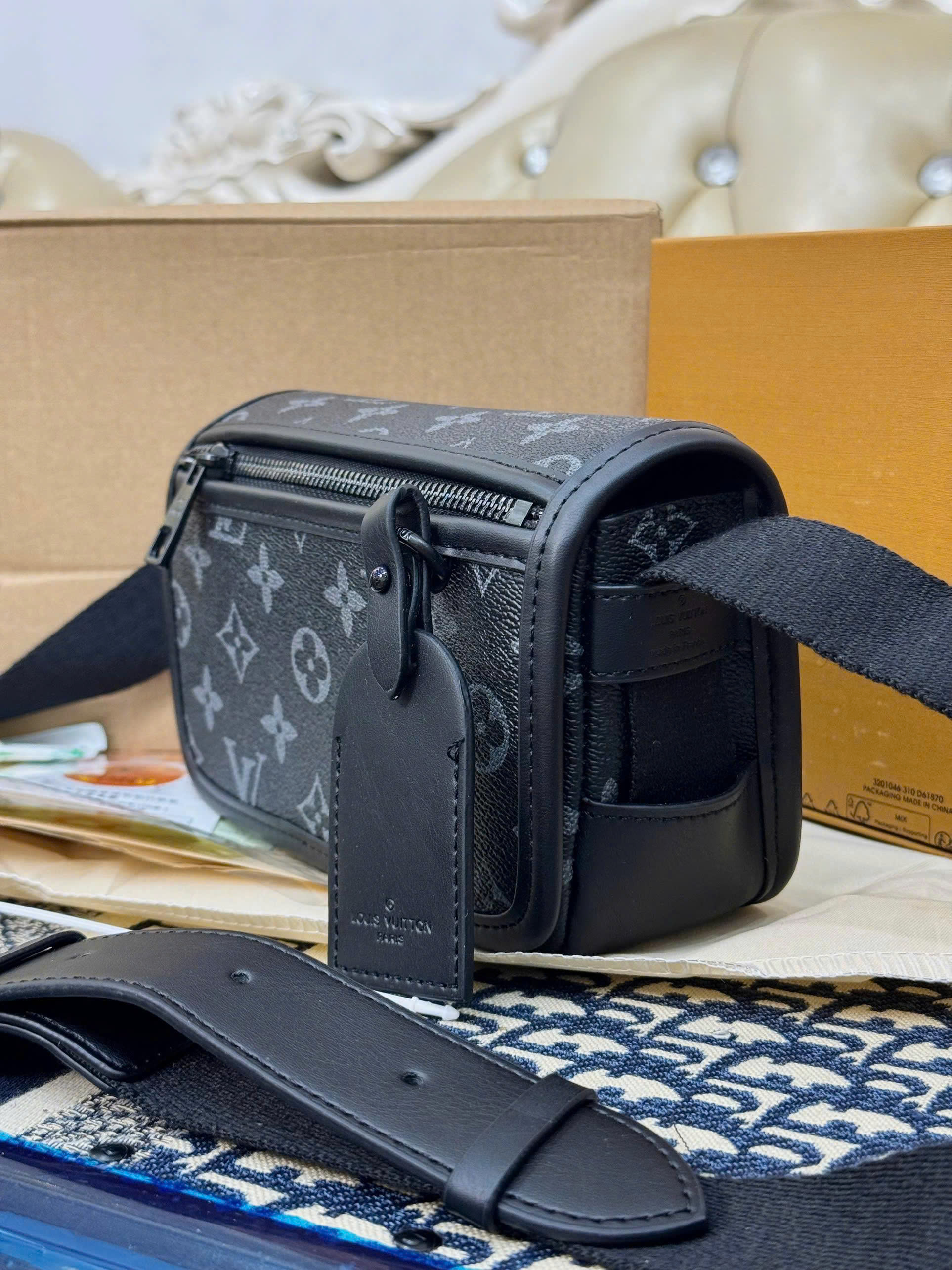 Túi đeo chéo nam Louis Vuitton Bosphore Monogram Eclipse hoa đen_thumbnail_3