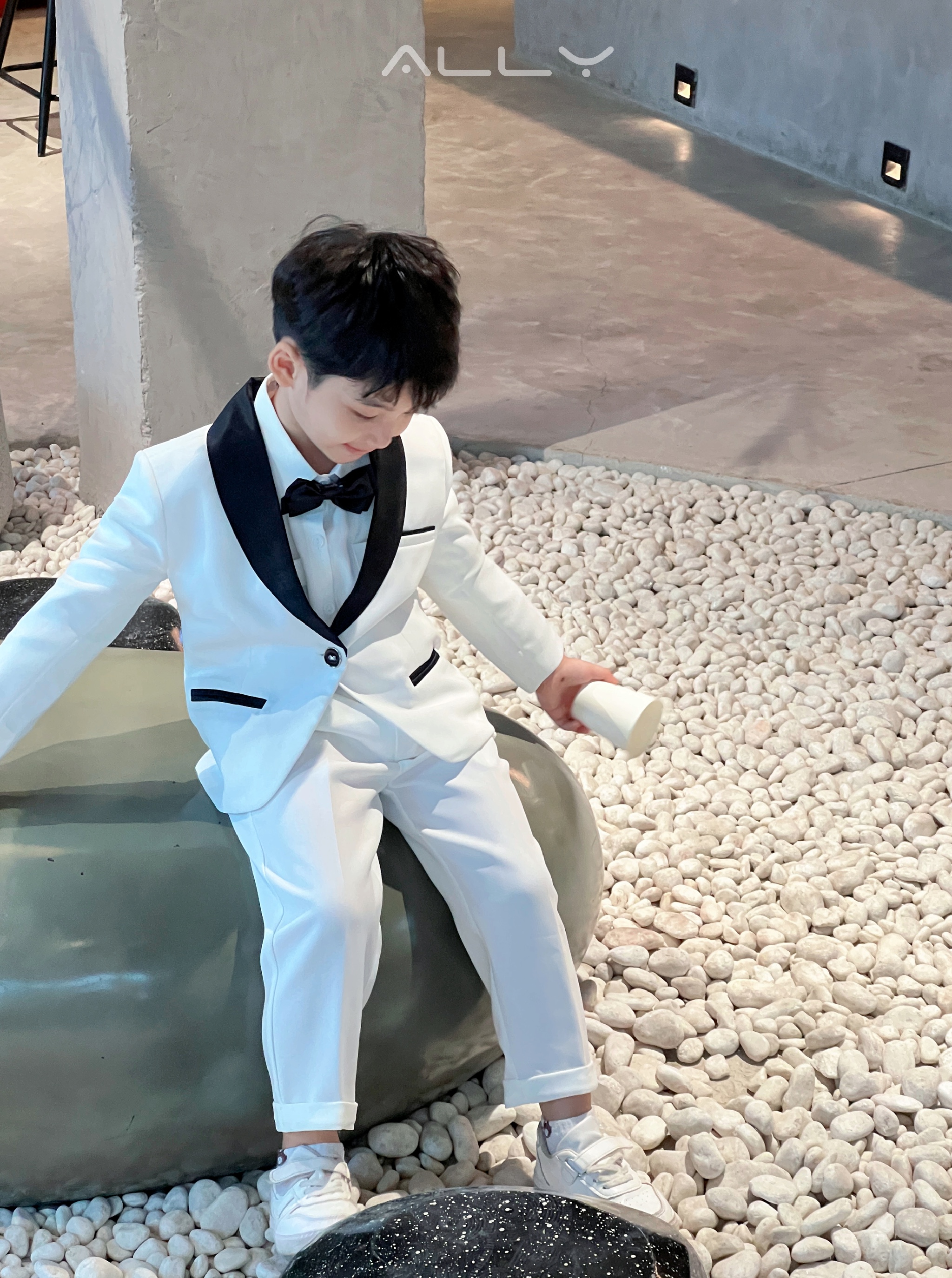 Bộ vest trắng bé trai_thumbnail_3