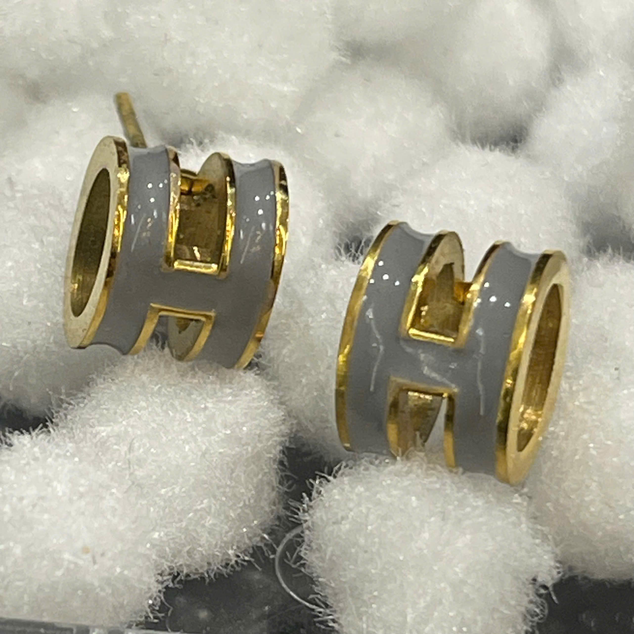 khuyên kiểu cặp vàng chữ H xám be_thumbnail_2
