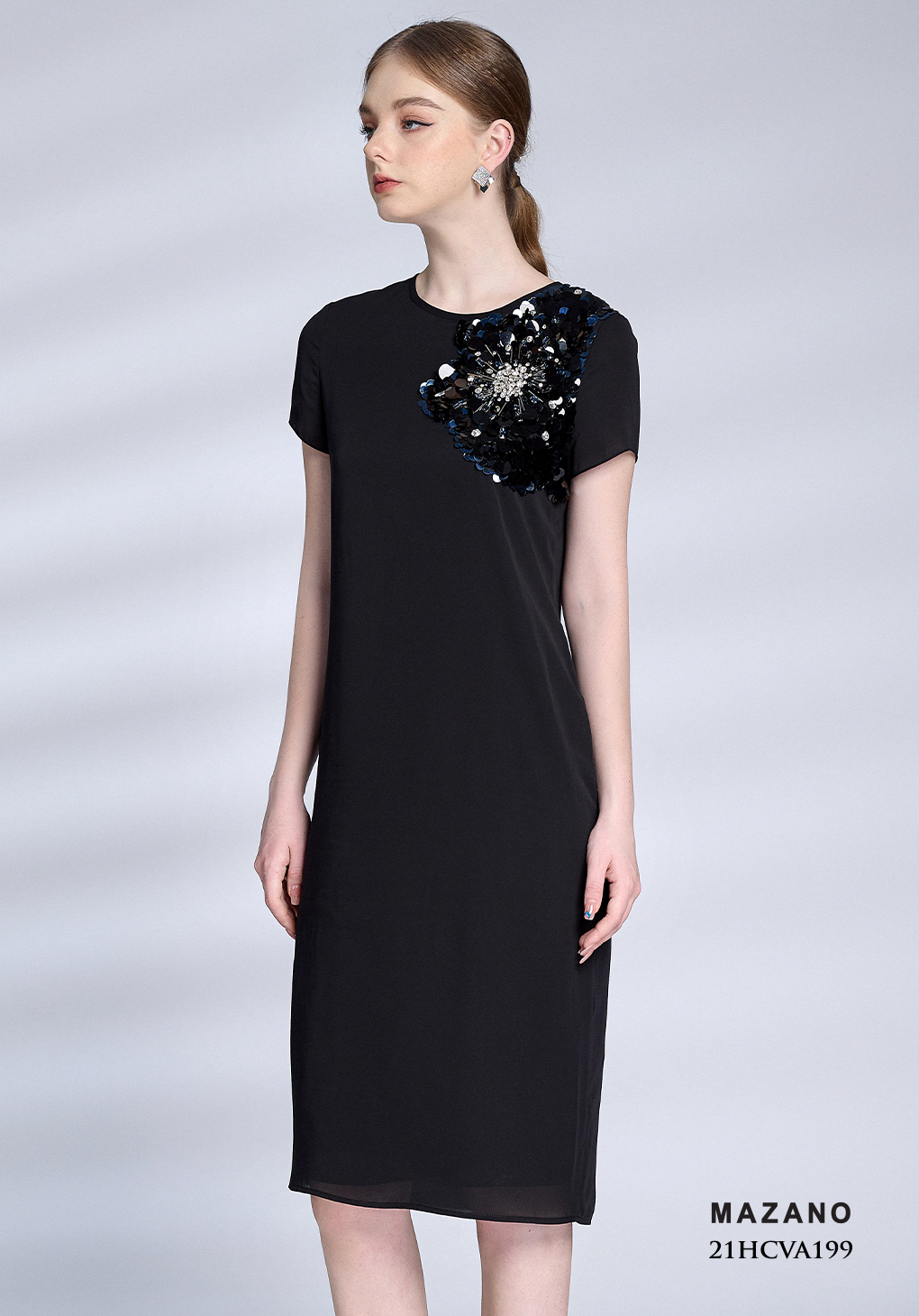 Váy suông đen đính hoa kim sa lệch vai_thumbnail_4