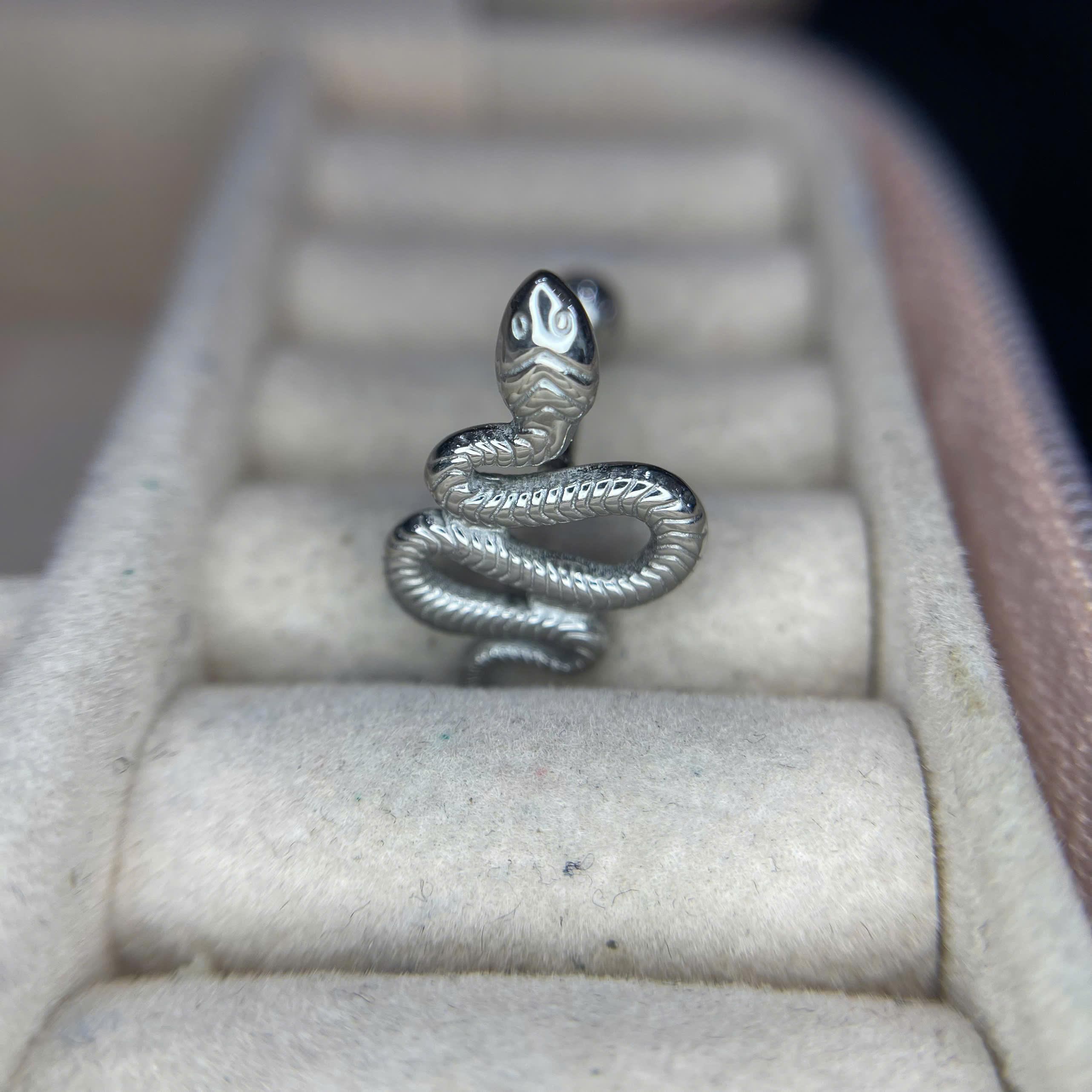 lưỡi kiểu con rắn to.